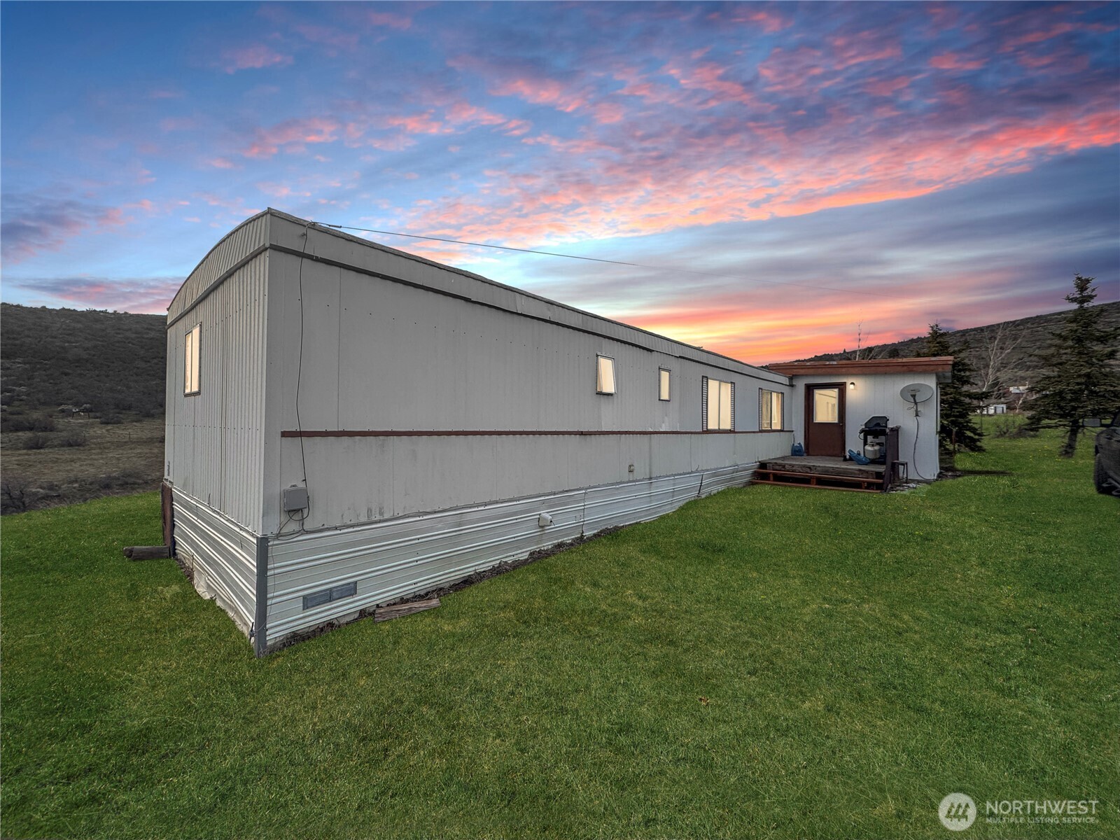 8820 Robbins Road — photo