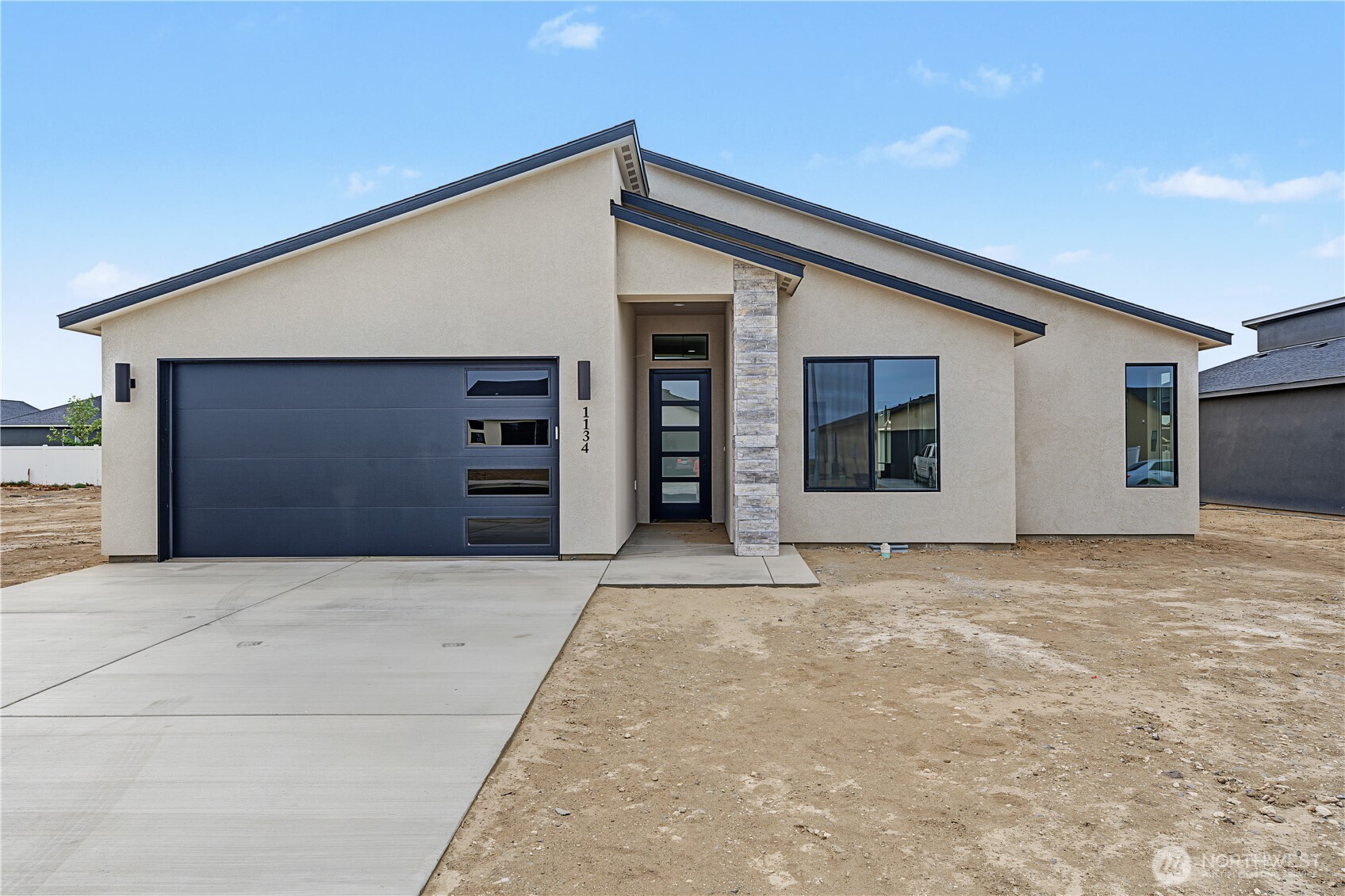 1134 E Mt Hood Street — photo