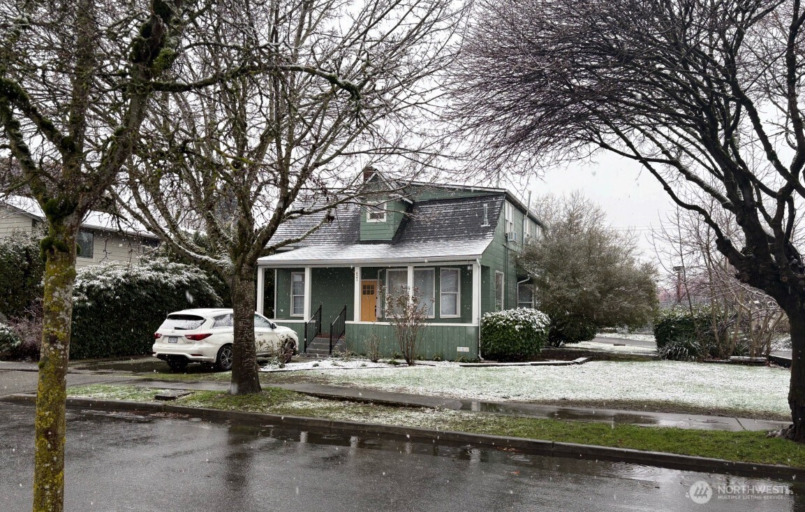 621 Houser Way S — photo