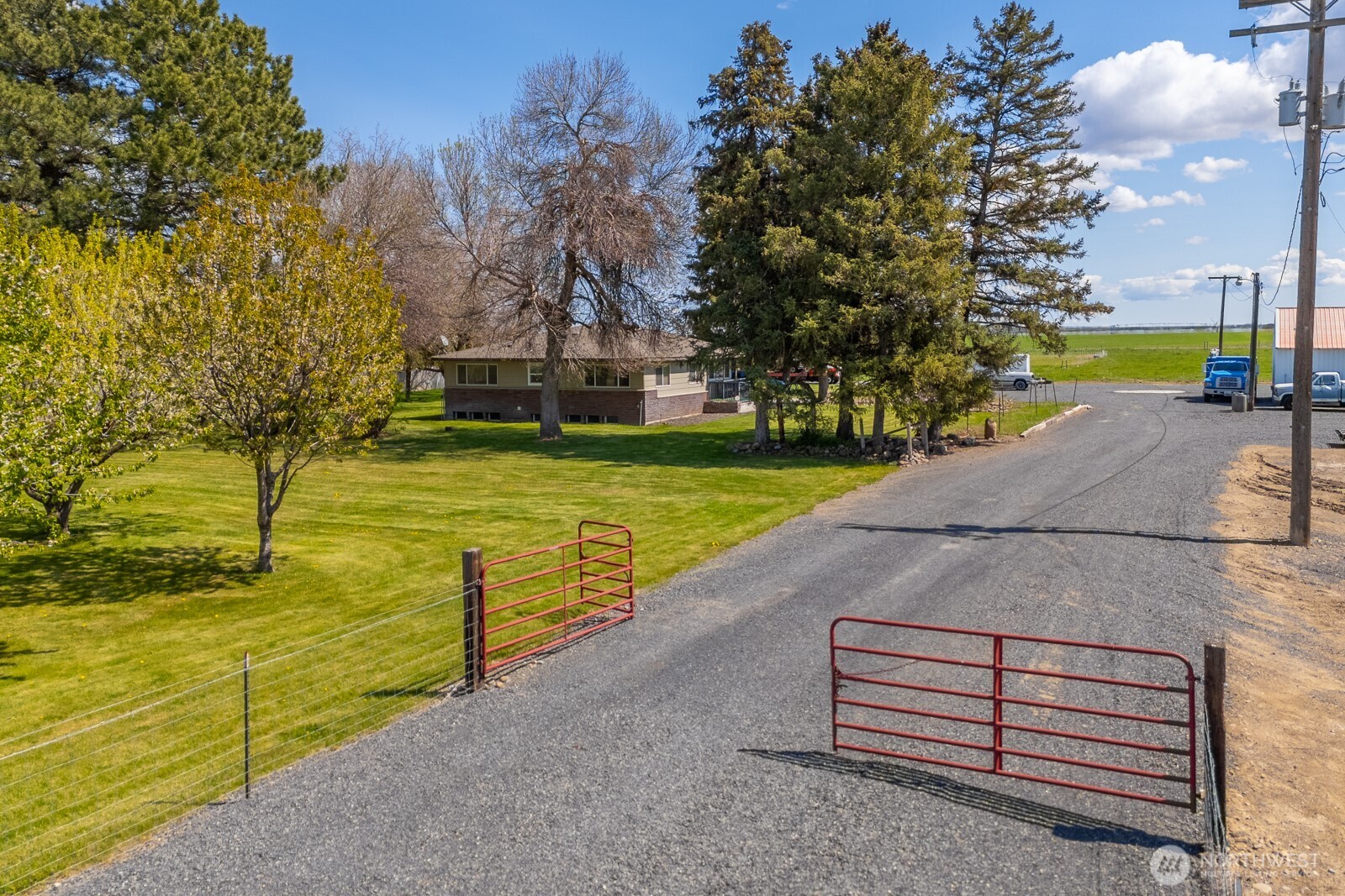 11627 Road K NE — photo