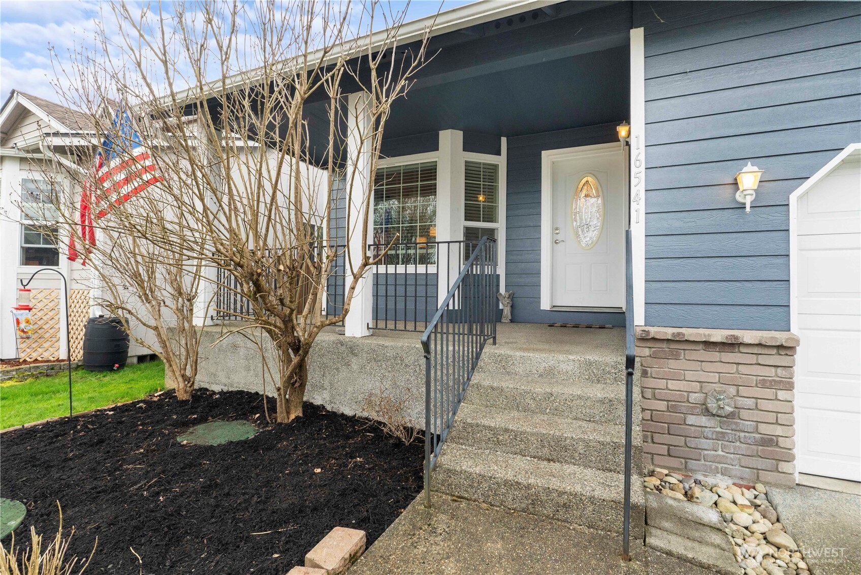 16541 Rainier View Drive SE — photo