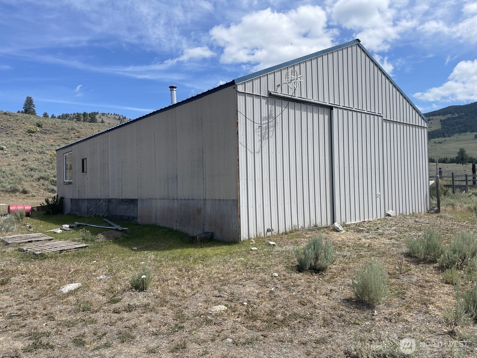 16 Breezy Lane — photo