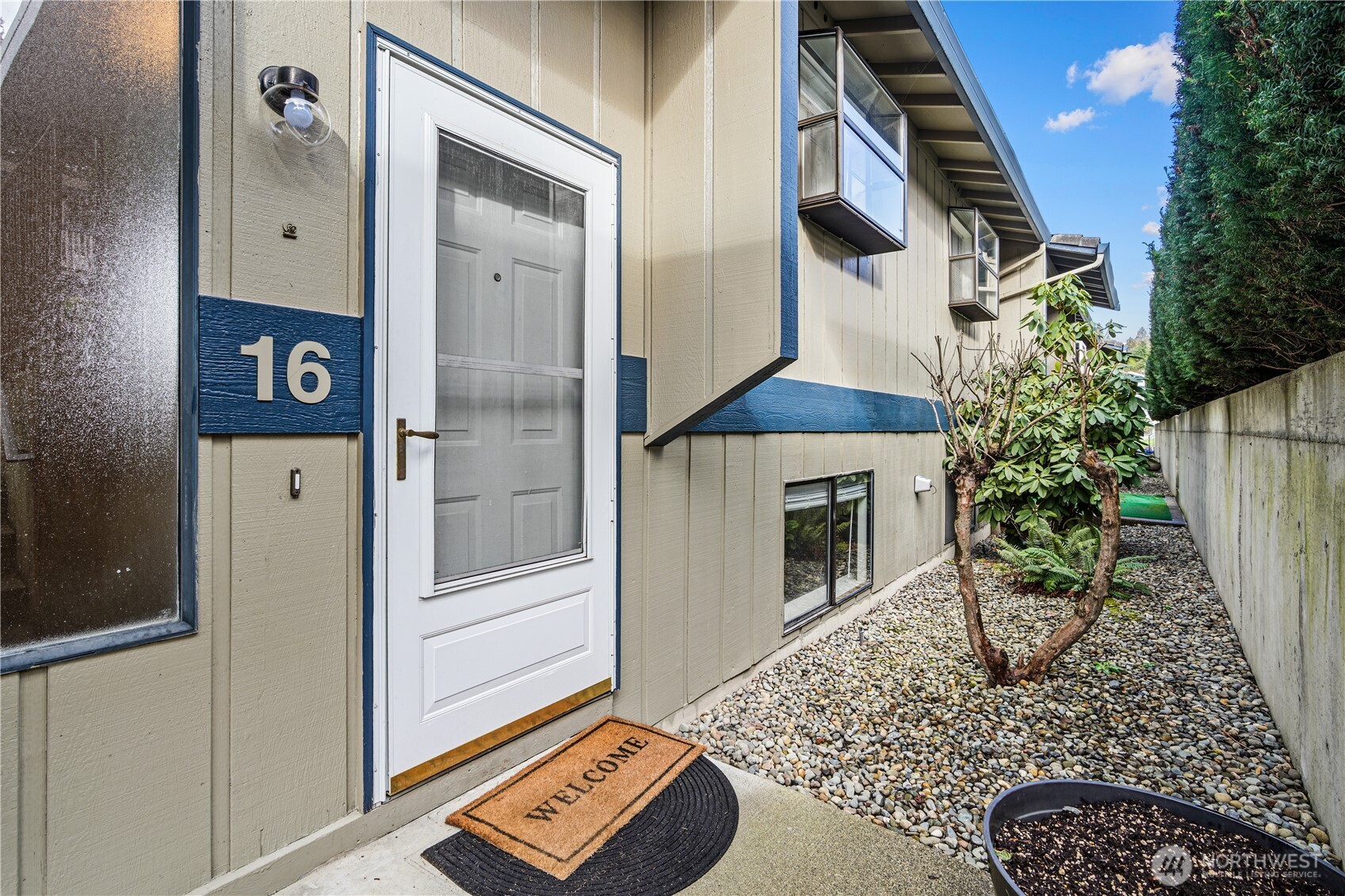 110 19th Avenue SE #16 — photo