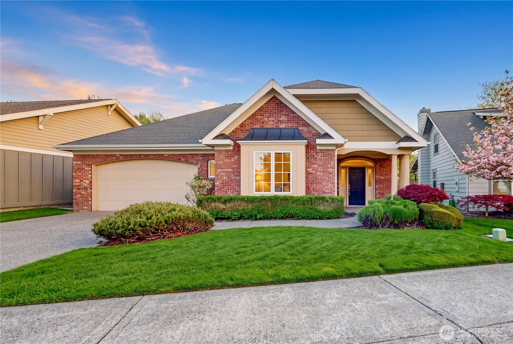 950 SE Creekside Drive — photo