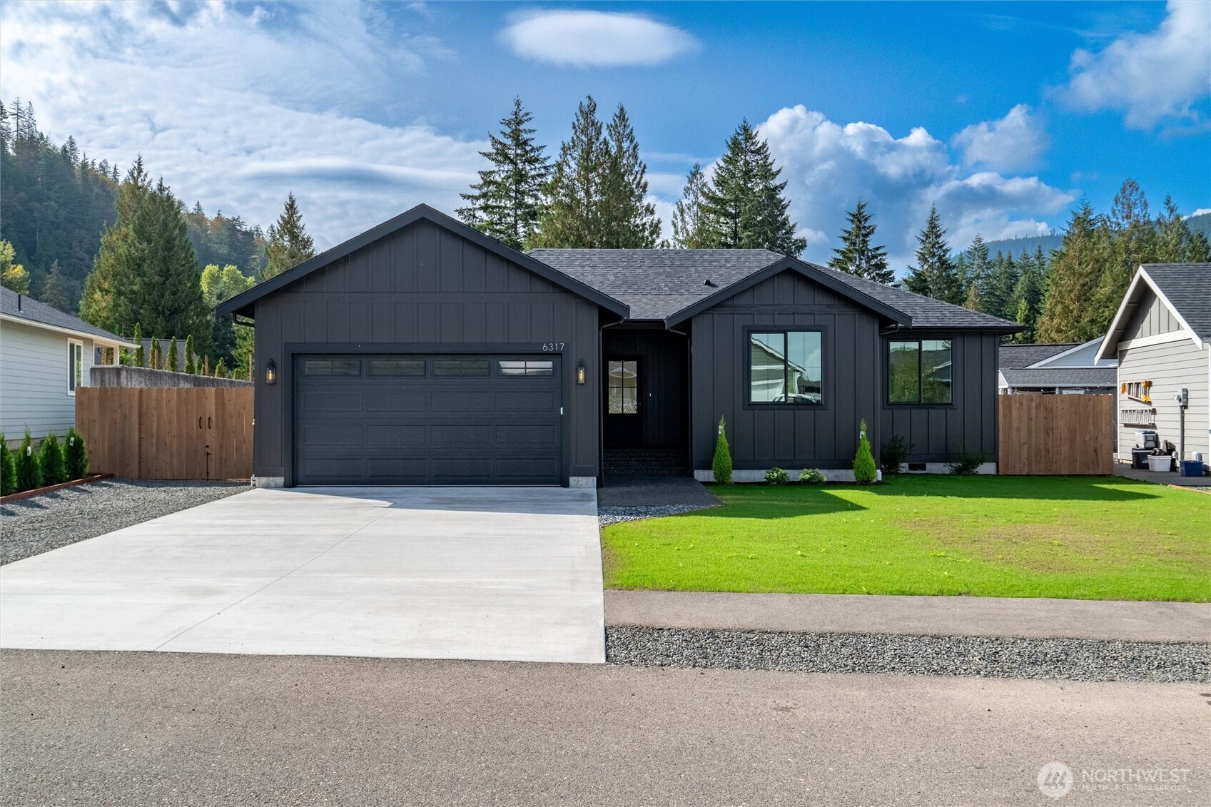 6317 Winchester Way — photo