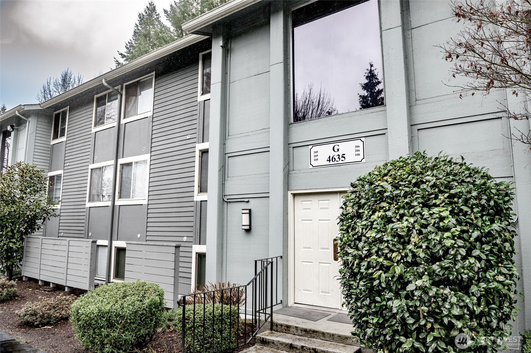4635 W Lake Sammamish Parkway SE #G305 — photo