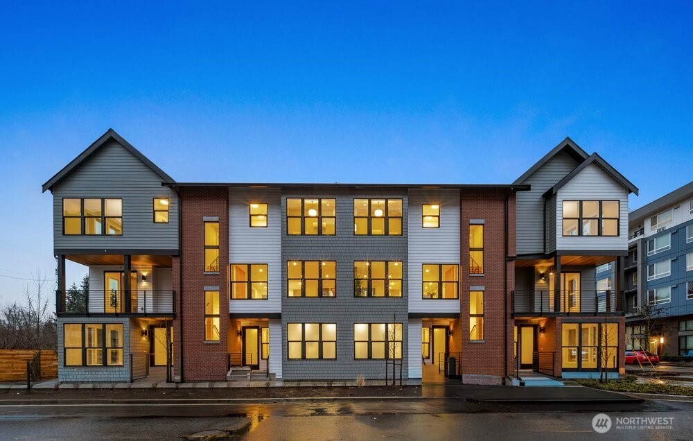 695 NW Locust St (Homesite #9) — photo