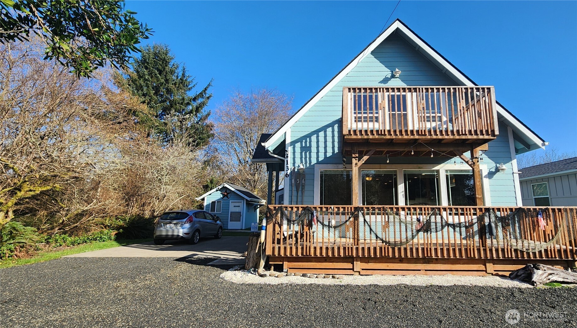136 Pacific Boulevard NW — photo