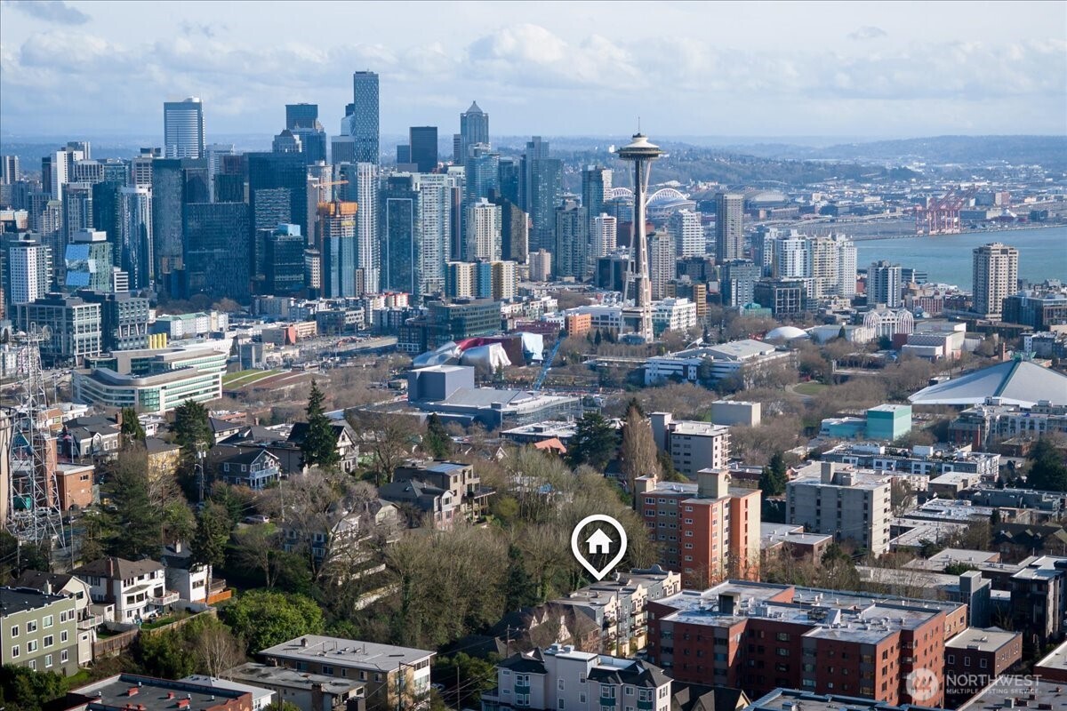 1310 Queen Anne Avenue N #15 — photo