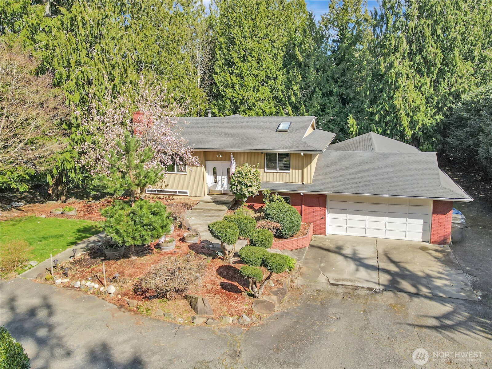 12001 Robinhood Lane — photo