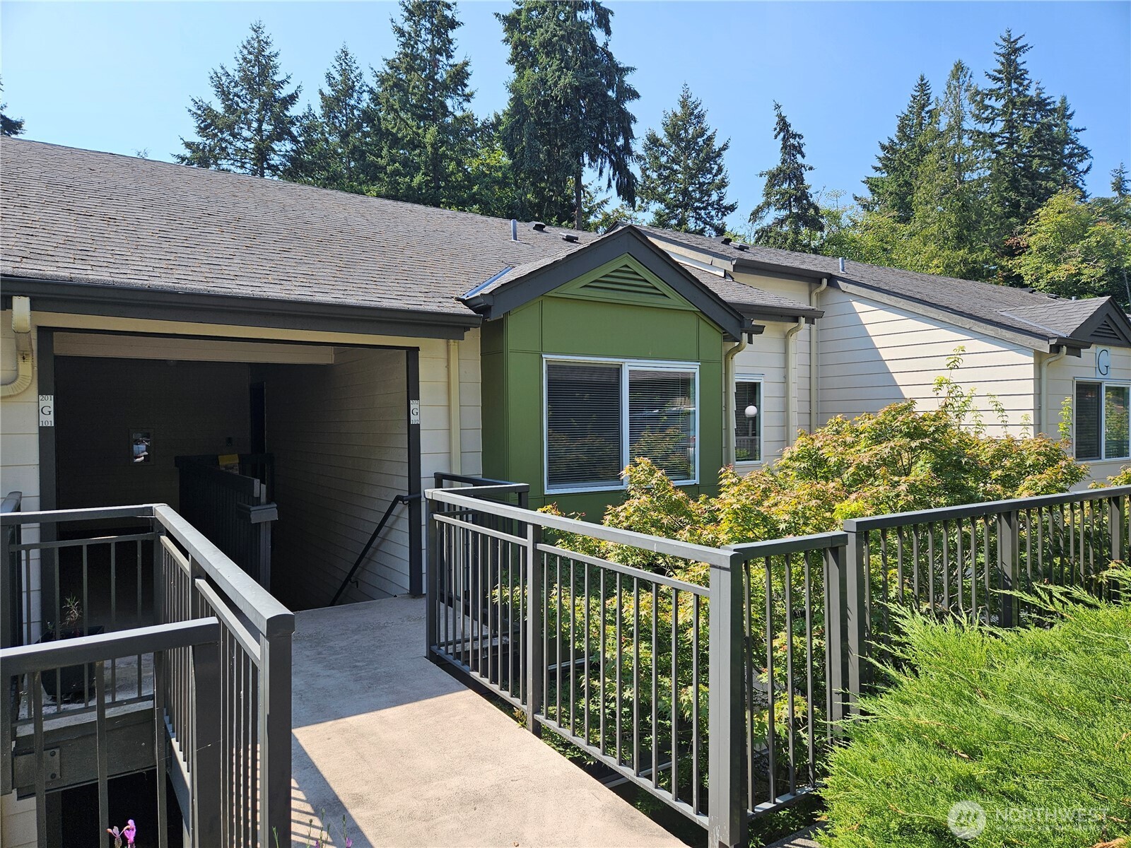 31500 33rd Place SW #G202 — photo