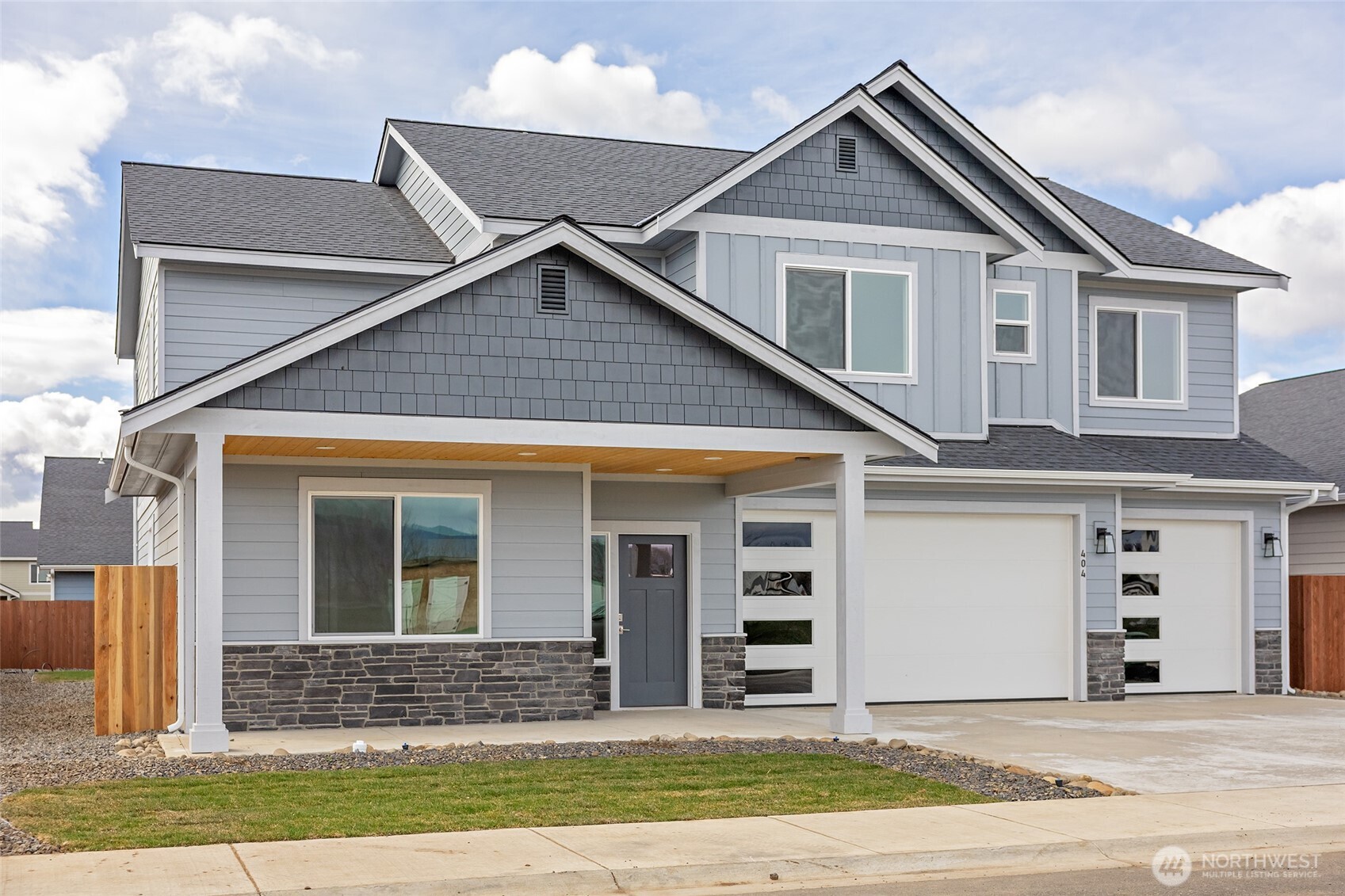 404 E Heatherstone Court — photo