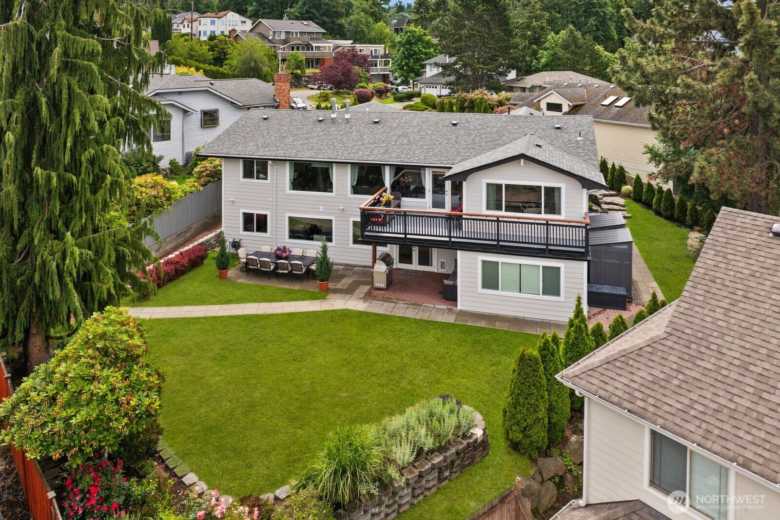 Home in Mukilteo, WA 98275 — photo 2