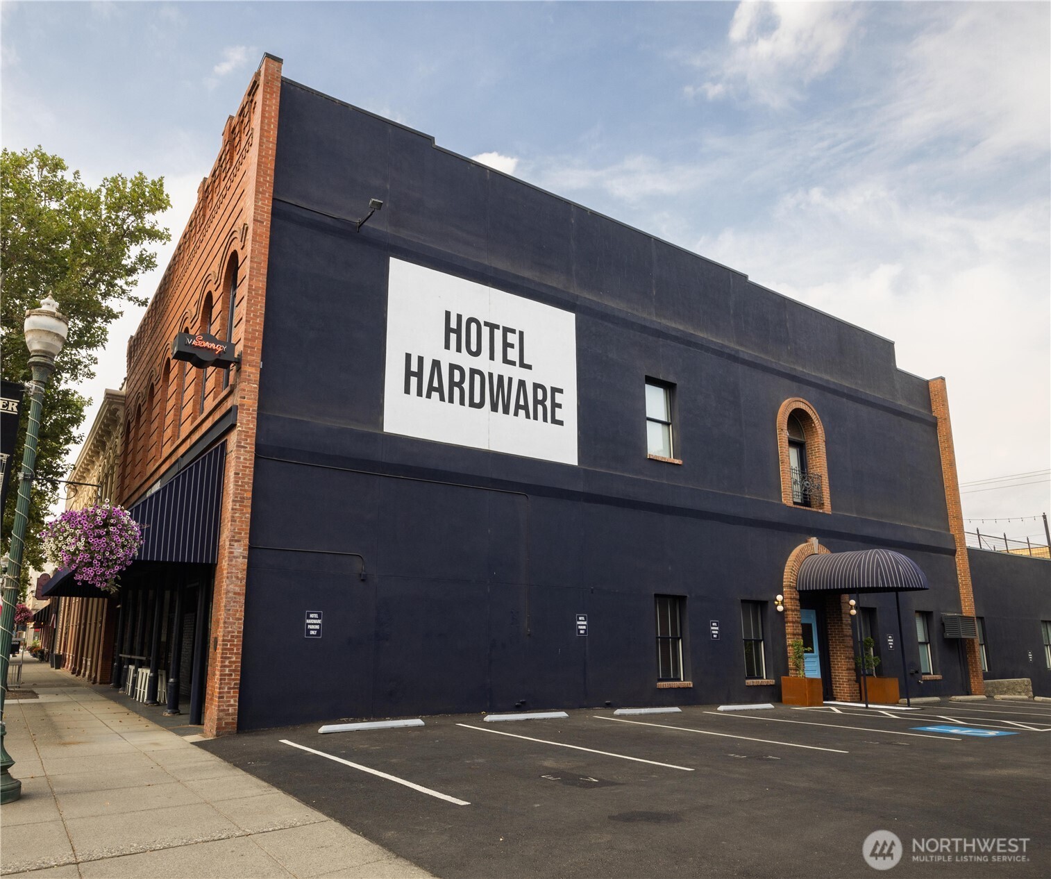 235 E Main Street — photo