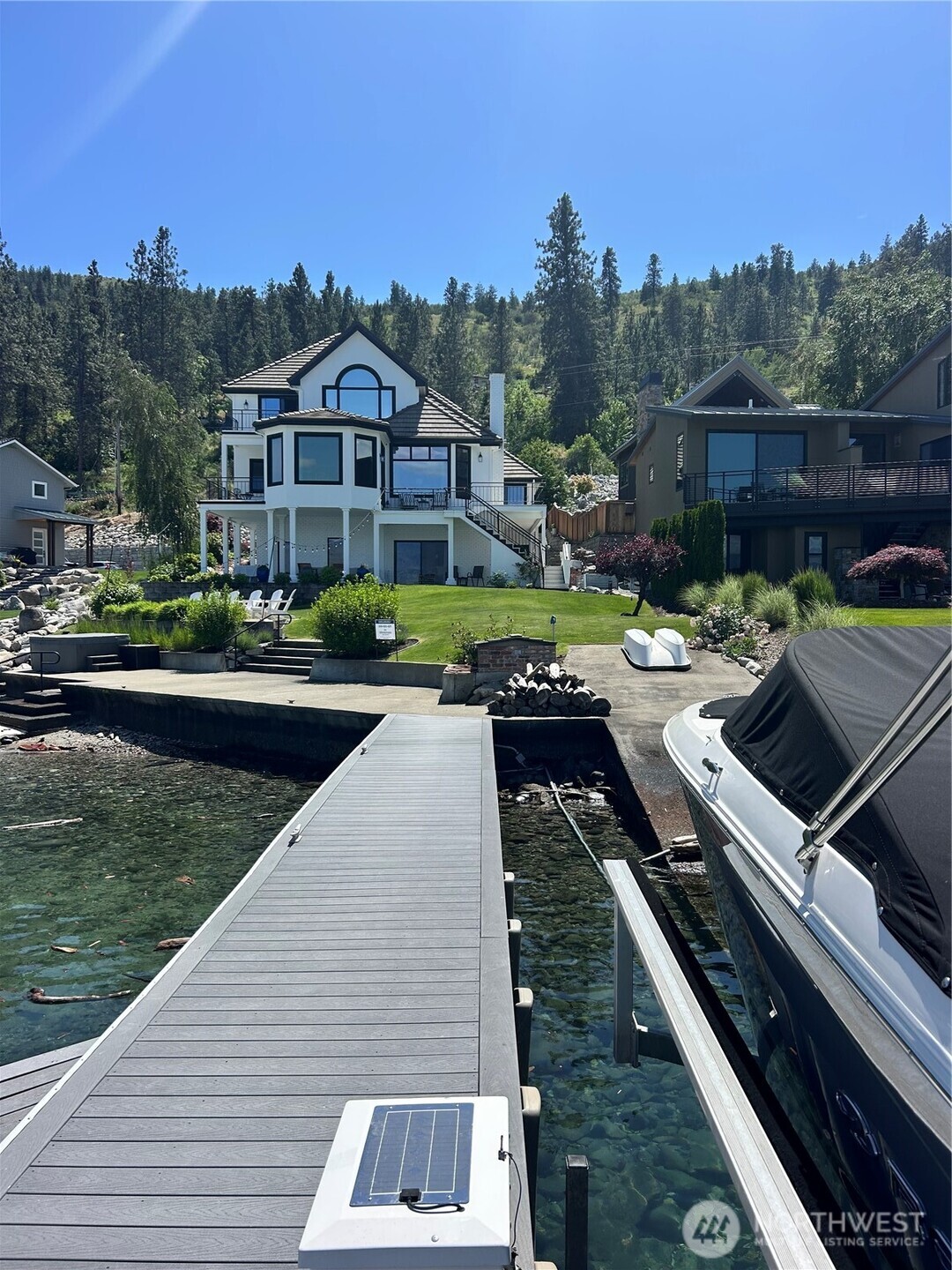 3300 S Lakeshore Rd — photo