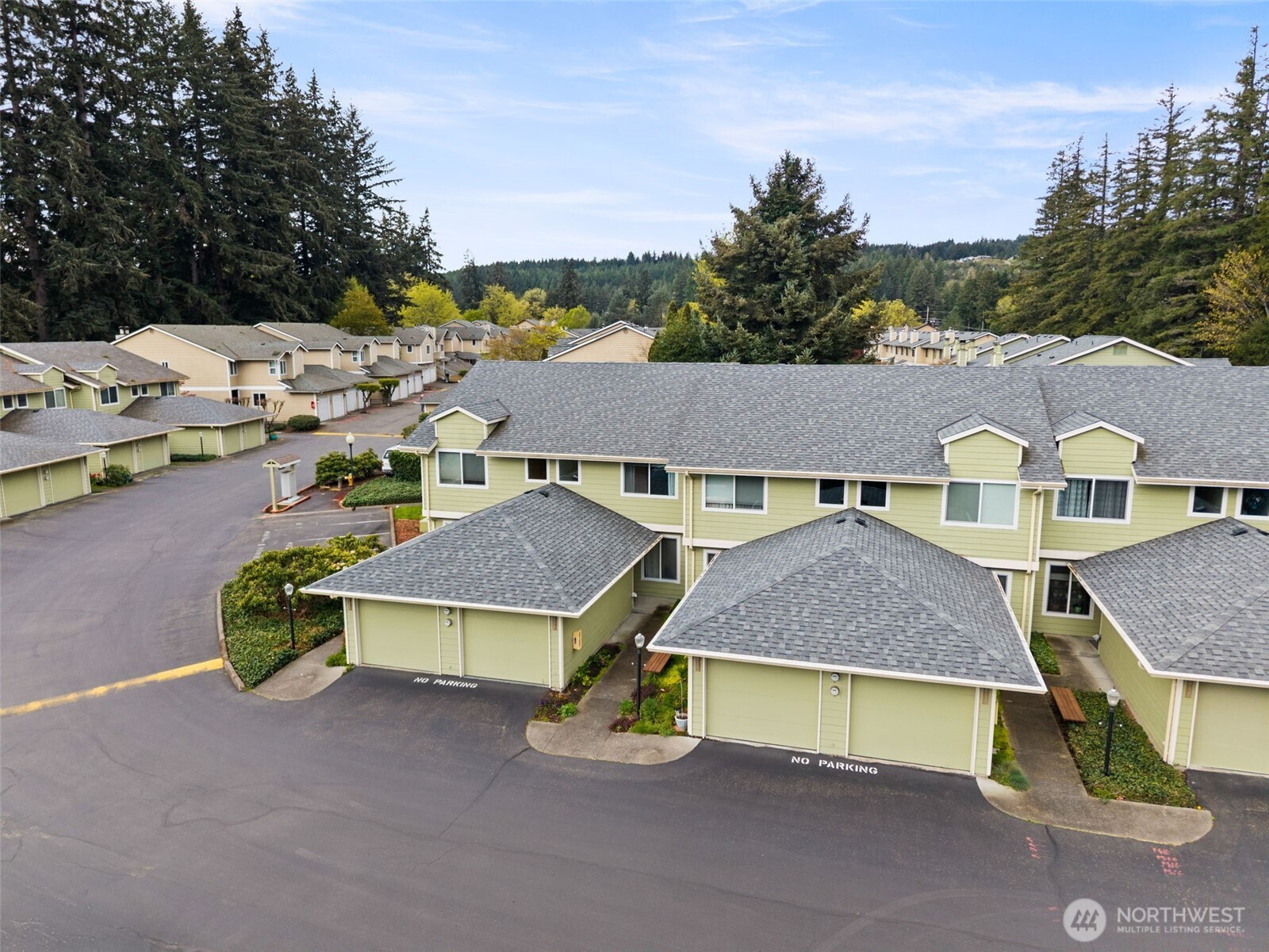 3931 NW Fairway Lane — photo