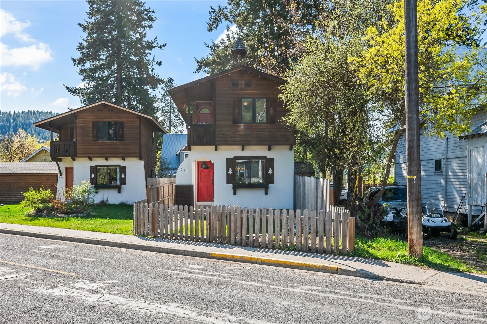 221 Evans Street — photo