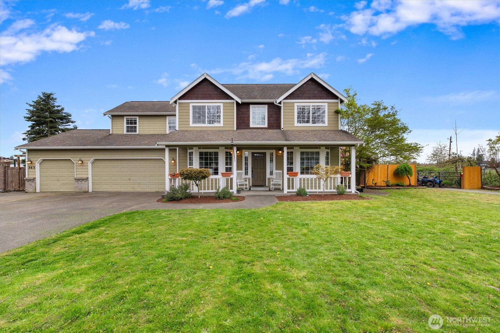 263 Hamilton Court — photo
