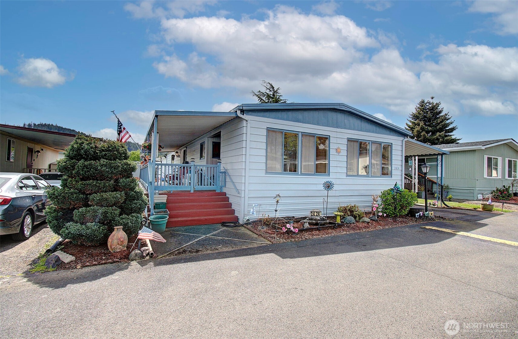 2424 Nightingale Lane — photo