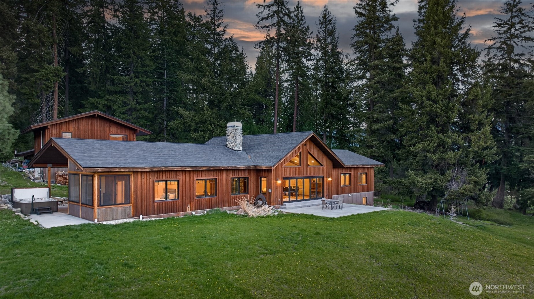 215 Lois Lane — photo