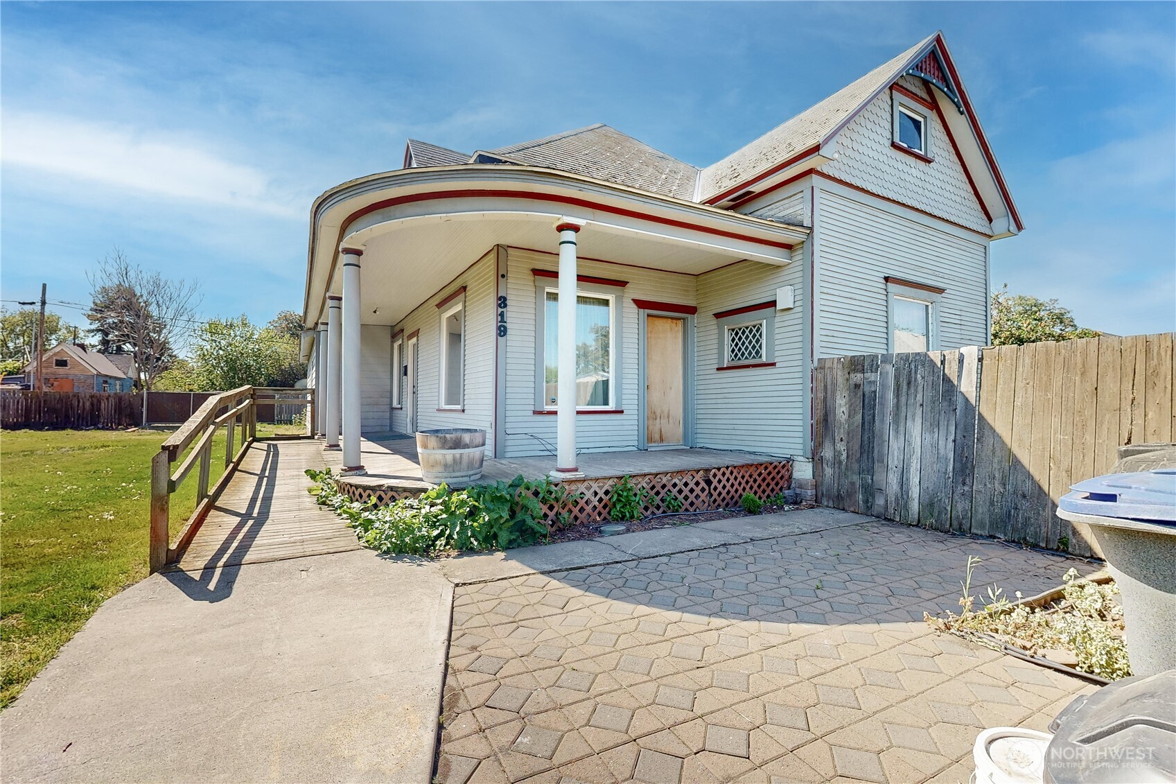 319 W Cherry Street — photo
