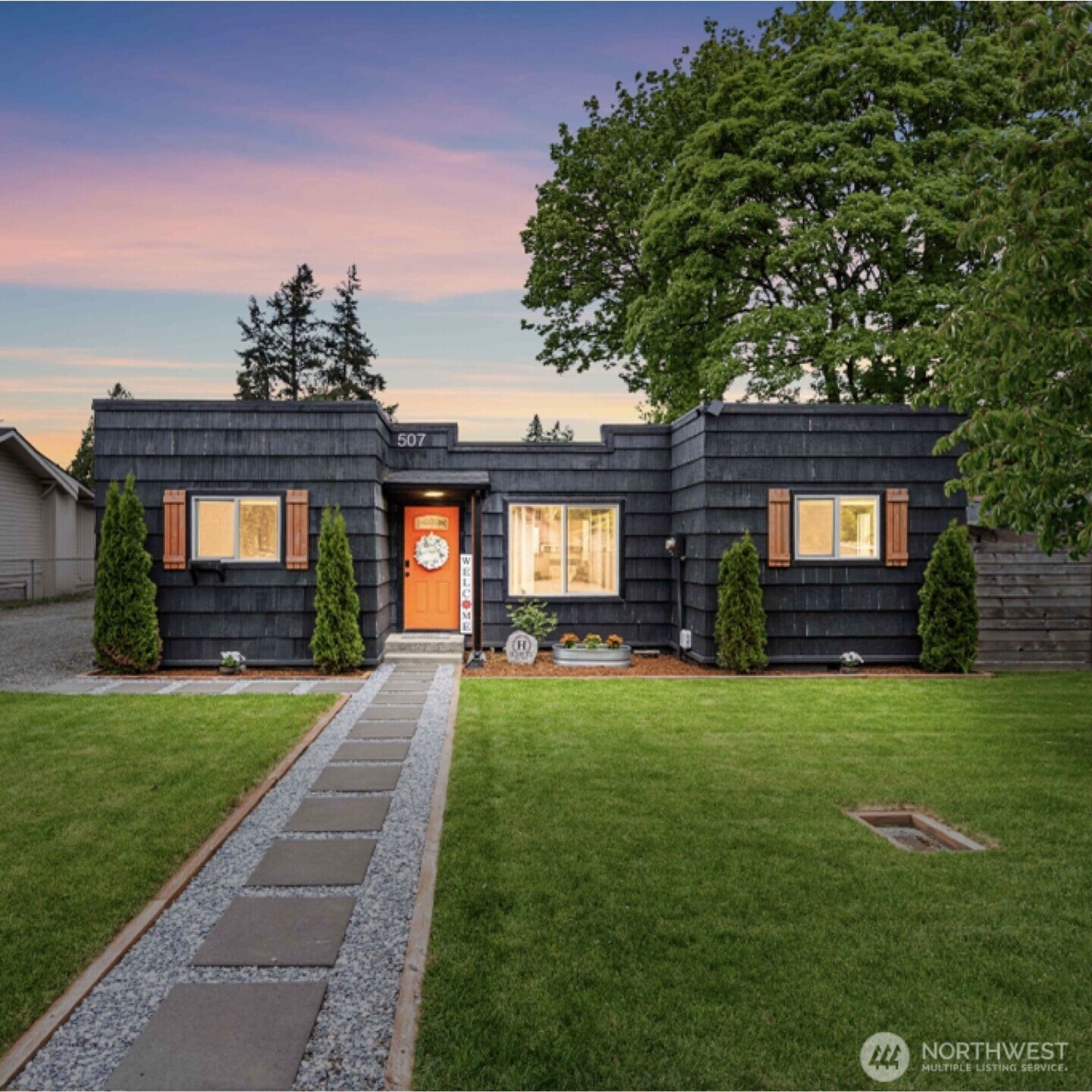 507 Violet Meadow Street S — photo