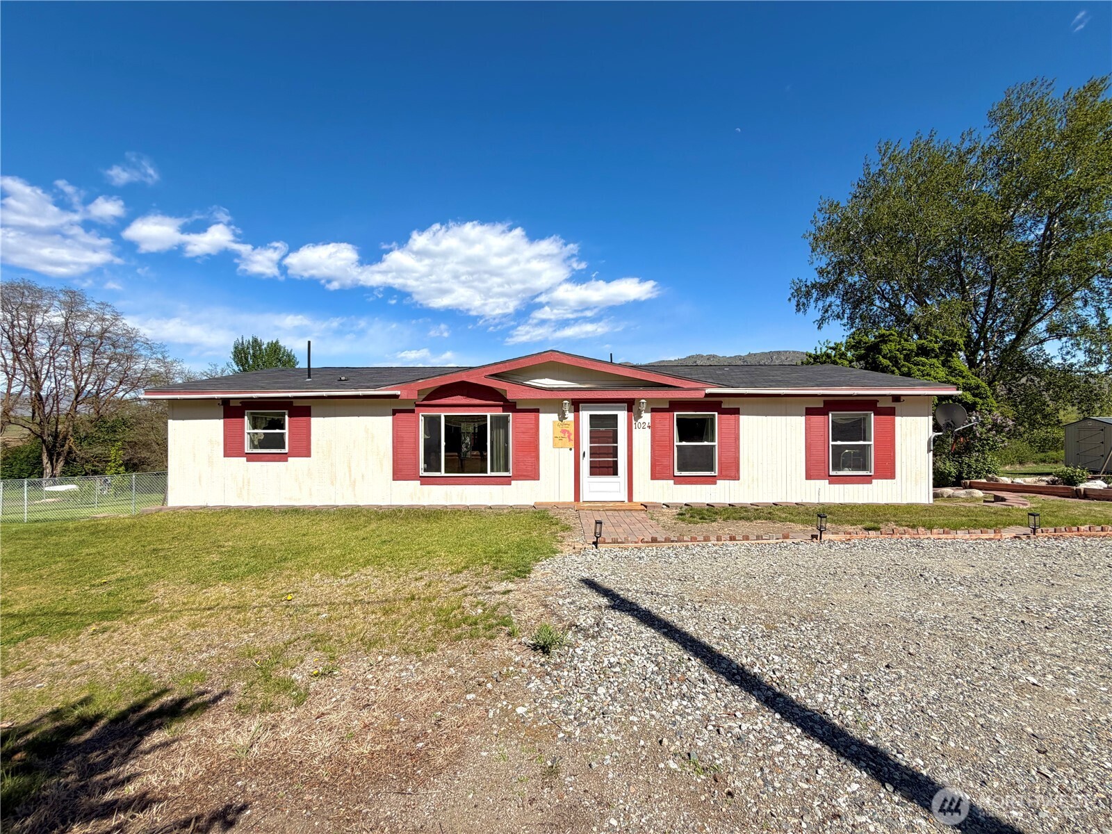 1024 Old Hwy 97 — photo