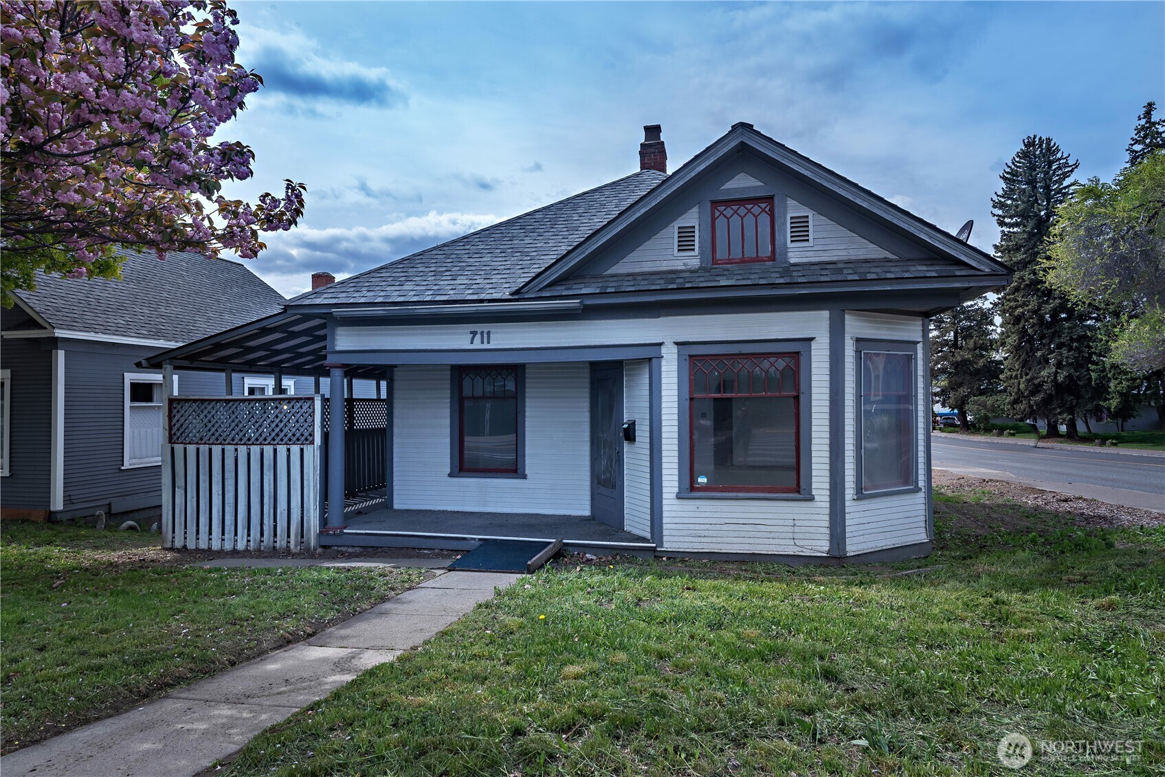 711 N Water Street — photo