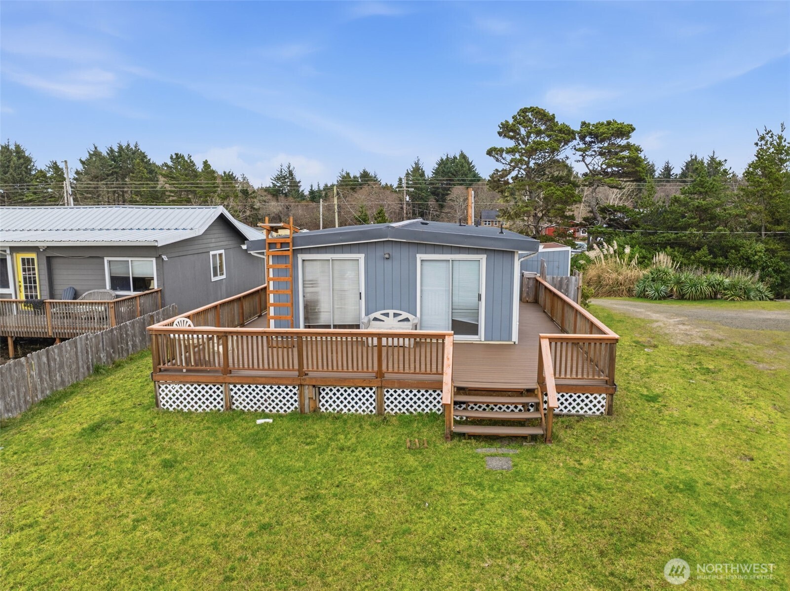 13301 North Place — photo