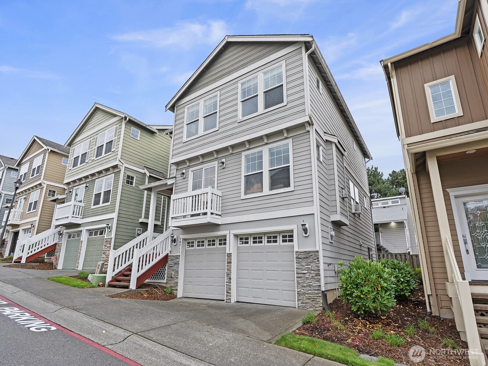 Home in Kent, WA 98031 — photo 2