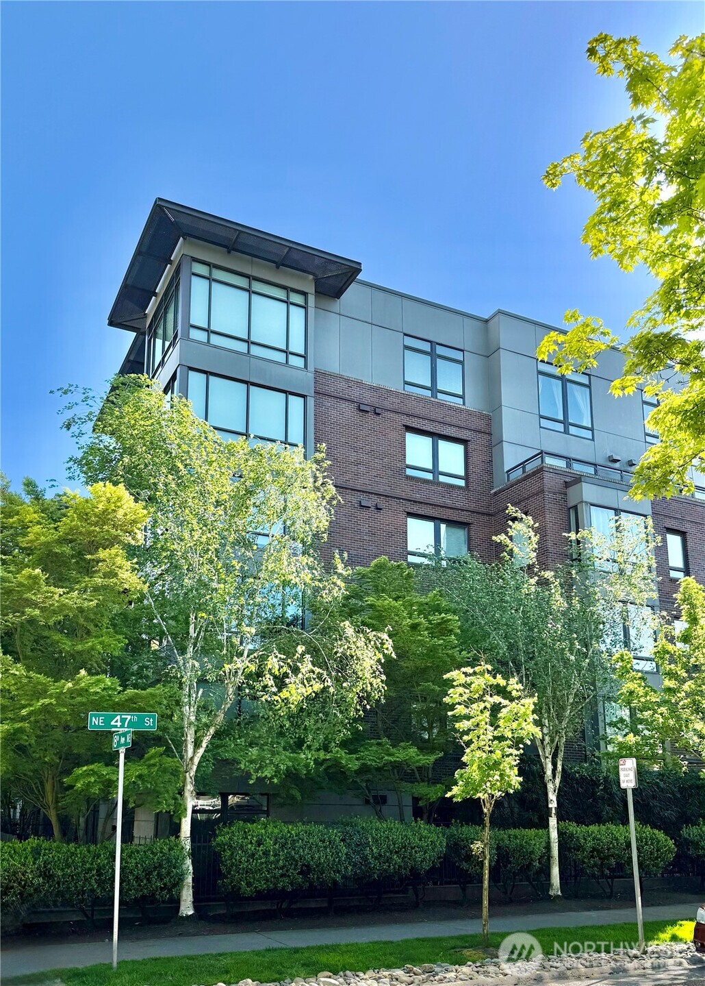 4547 8th Avenue NE #204 — photo