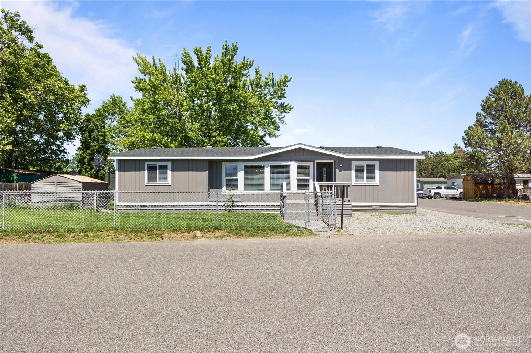 6750 Desert View Drive — photo