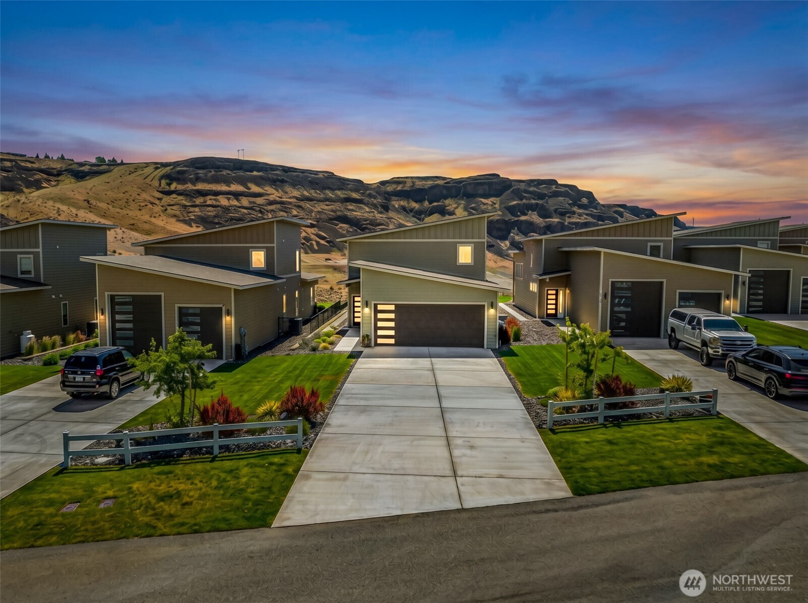 9779 Ridgeview Drive NW — photo