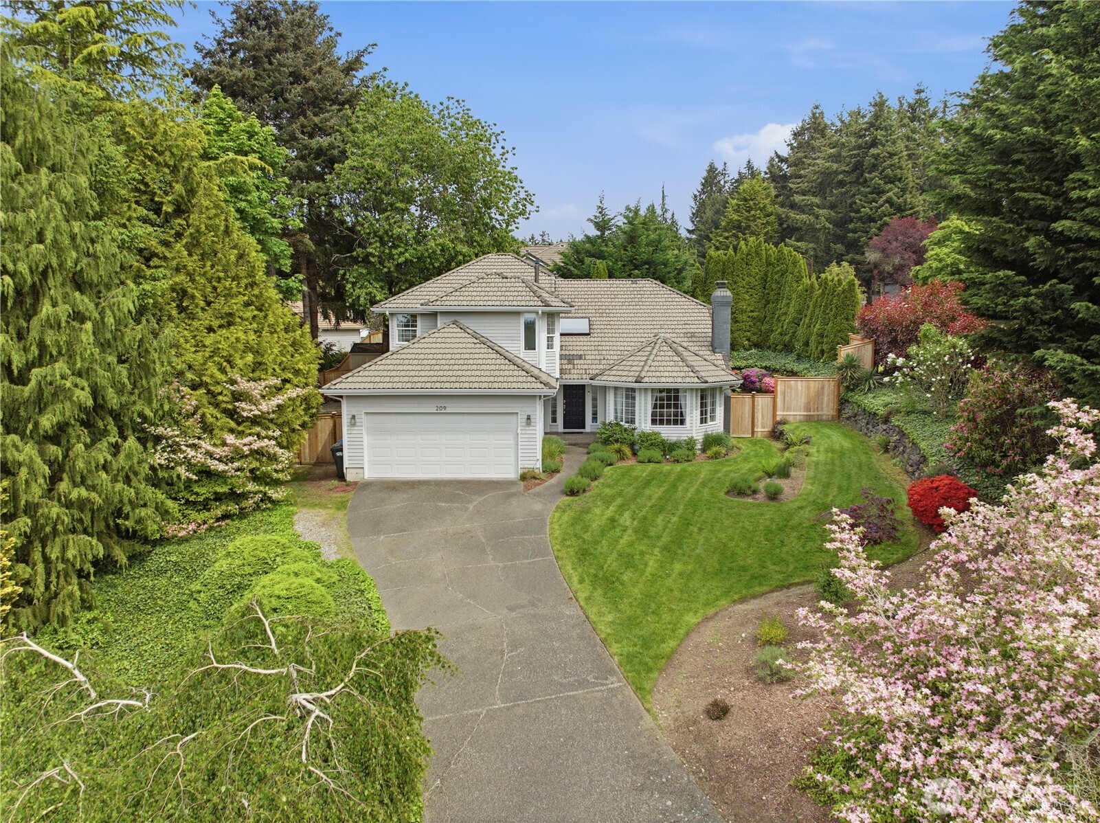 209 Casey Court — photo