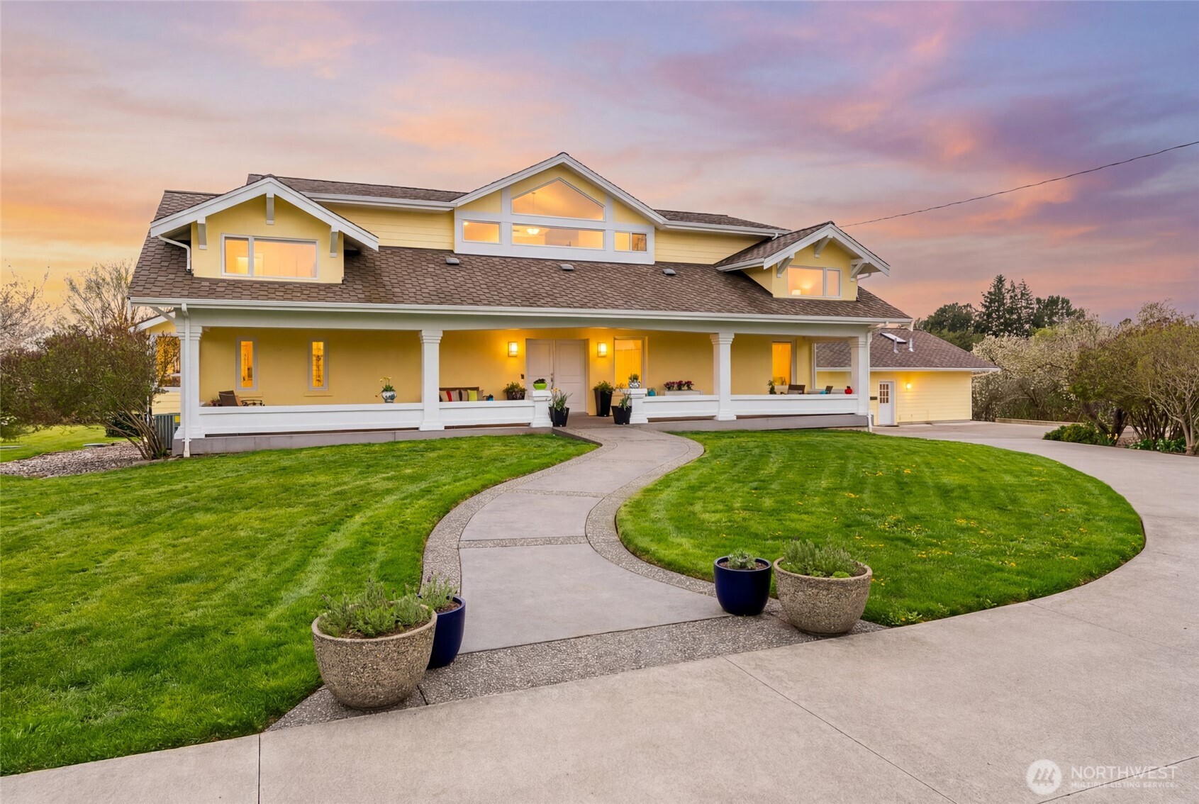 3910 Cliffside Drive — photo
