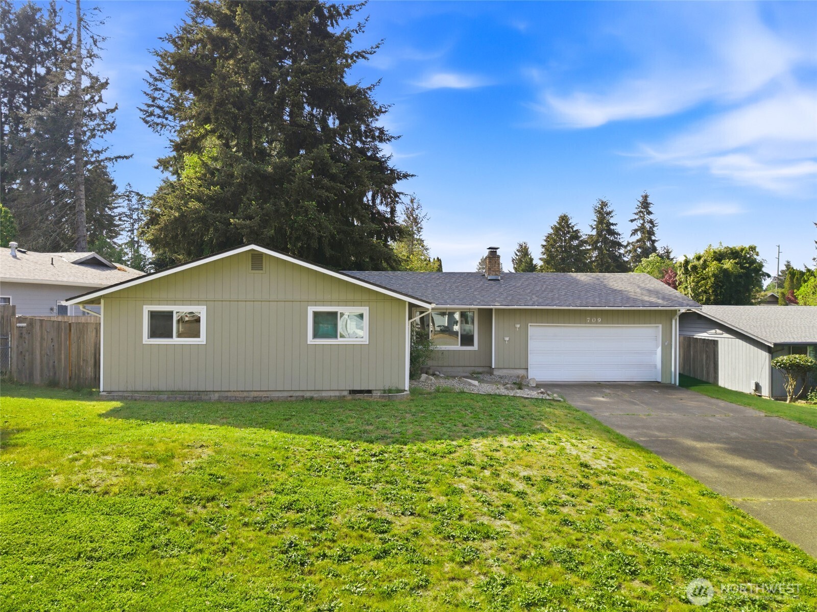 709 Enterprise Drive NE — photo