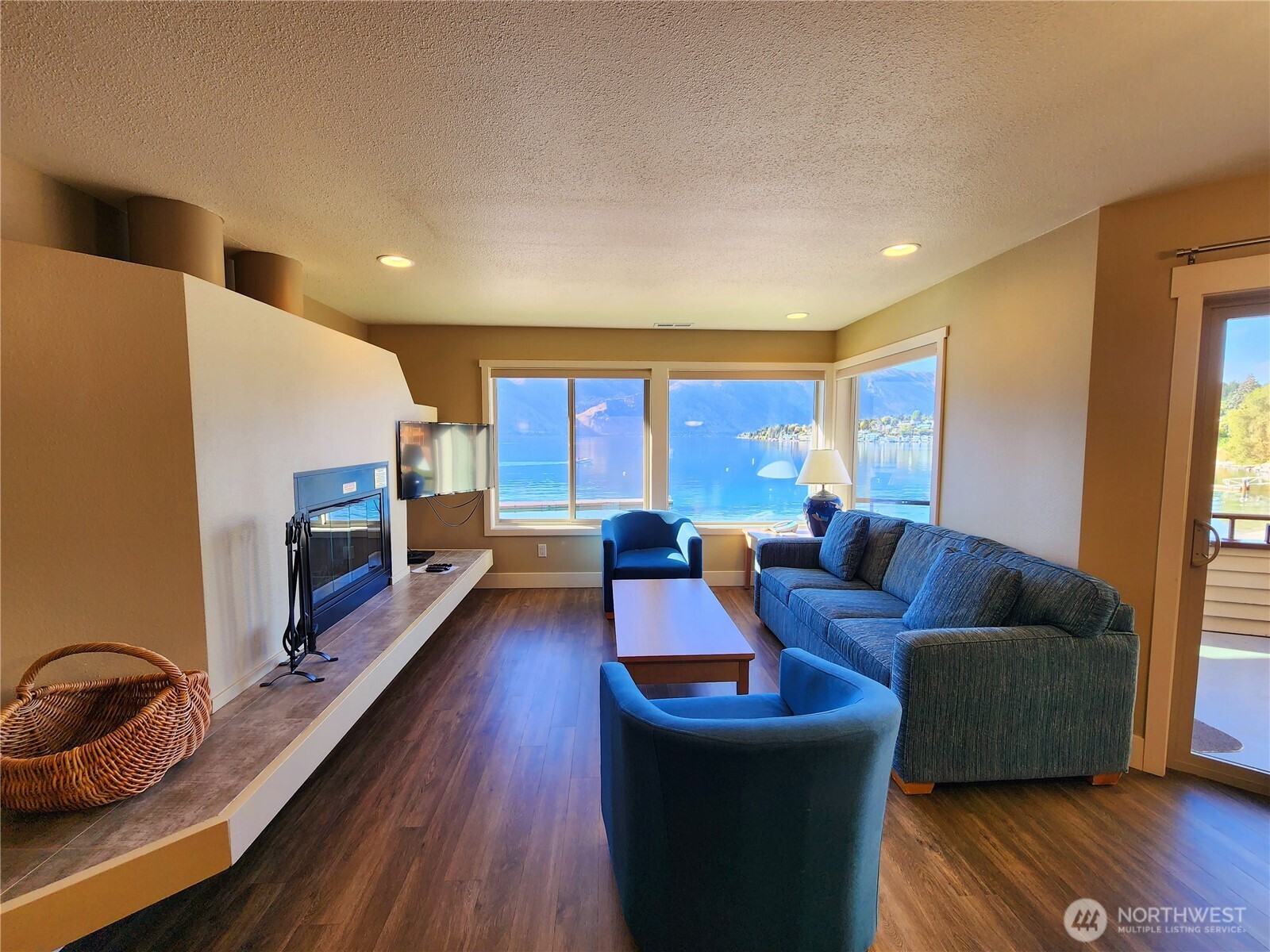 1 Lakeside 717-P — photo