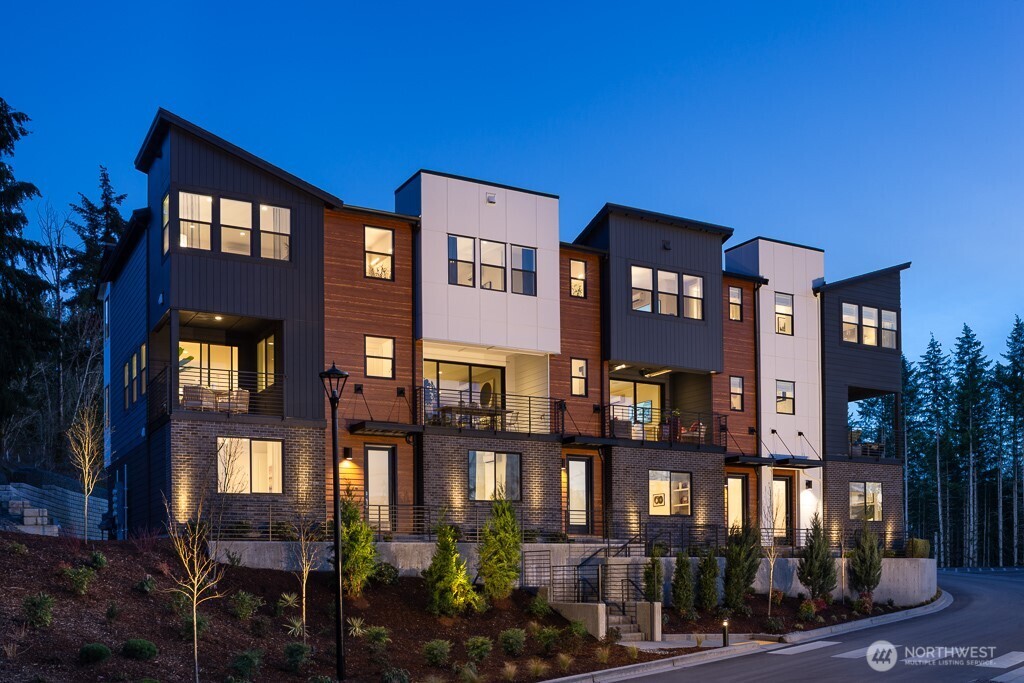 10808 (Hs 57) 120th Lane NE #B — photo
