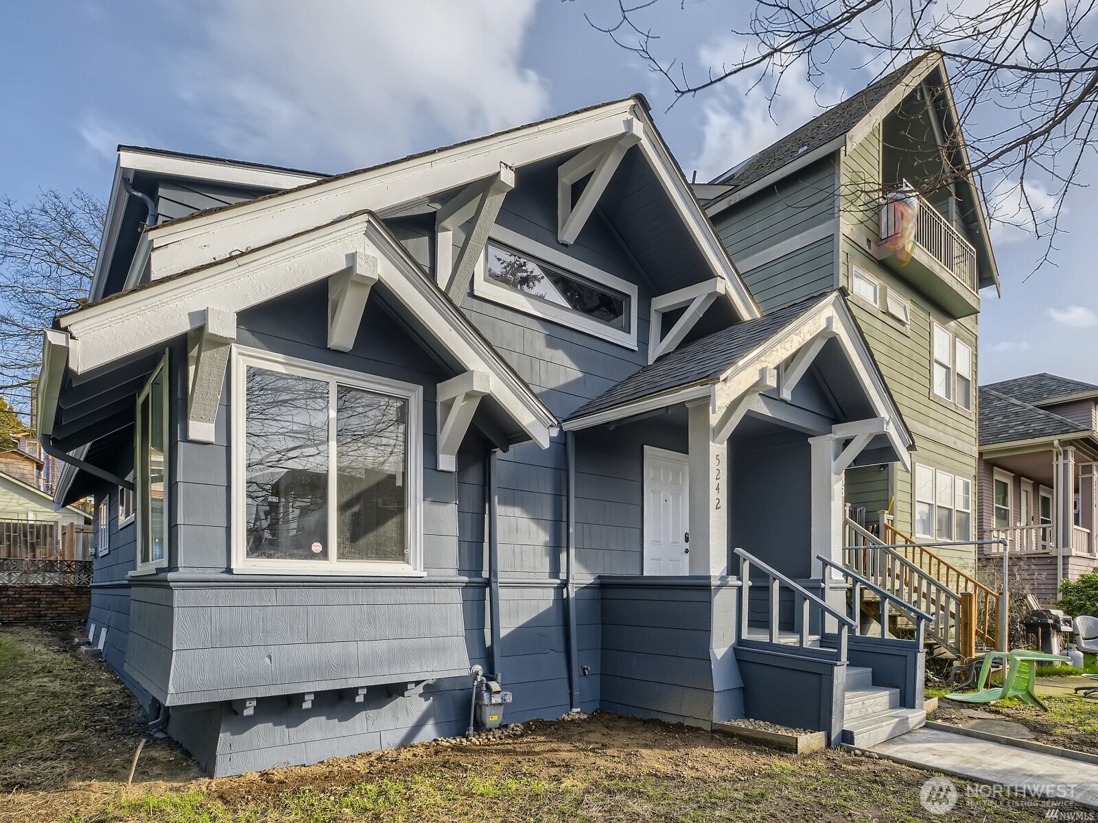 5242 11 Avenue NE — photo