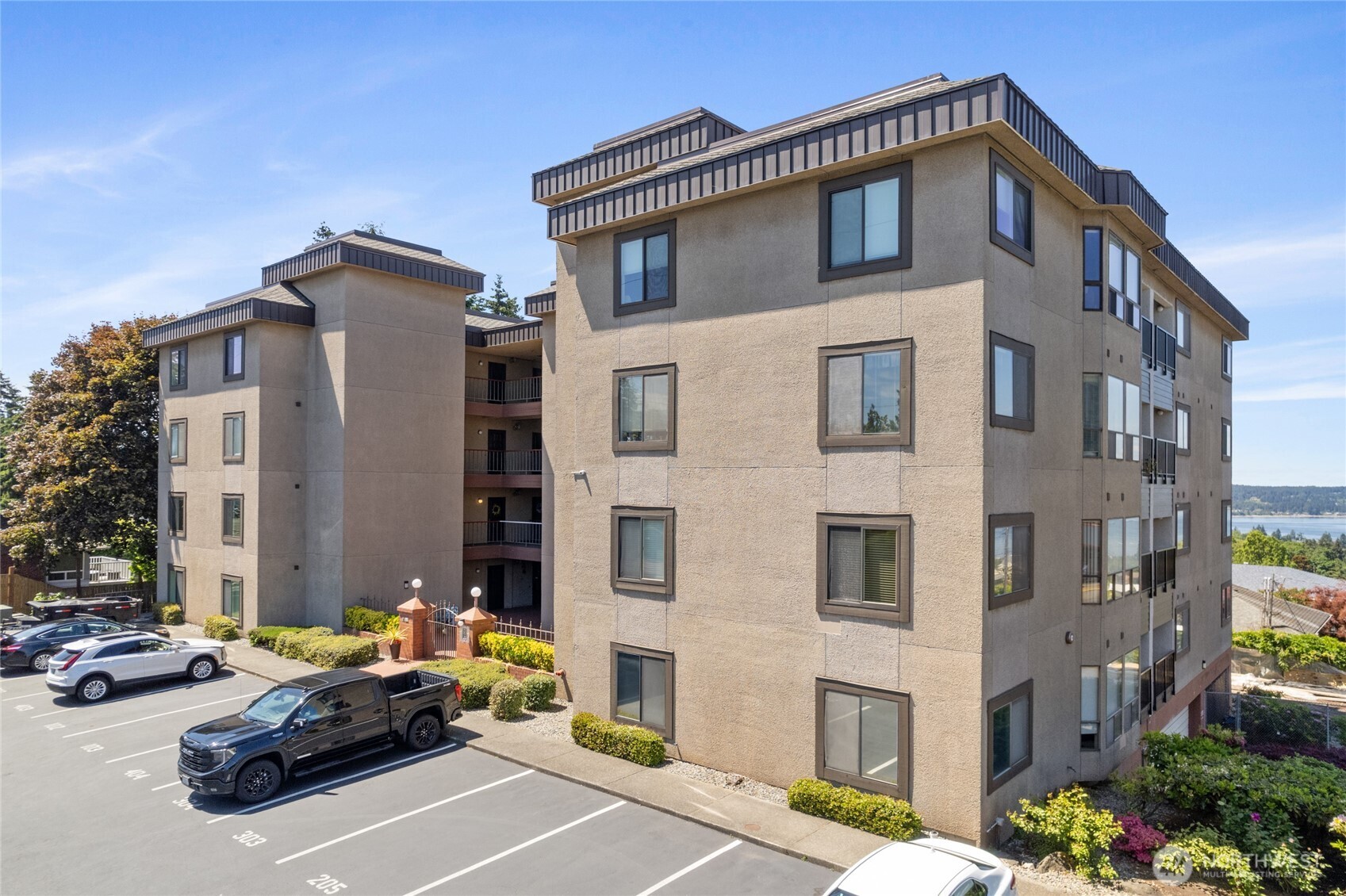 1902 Bridgeport Way W #106 — photo