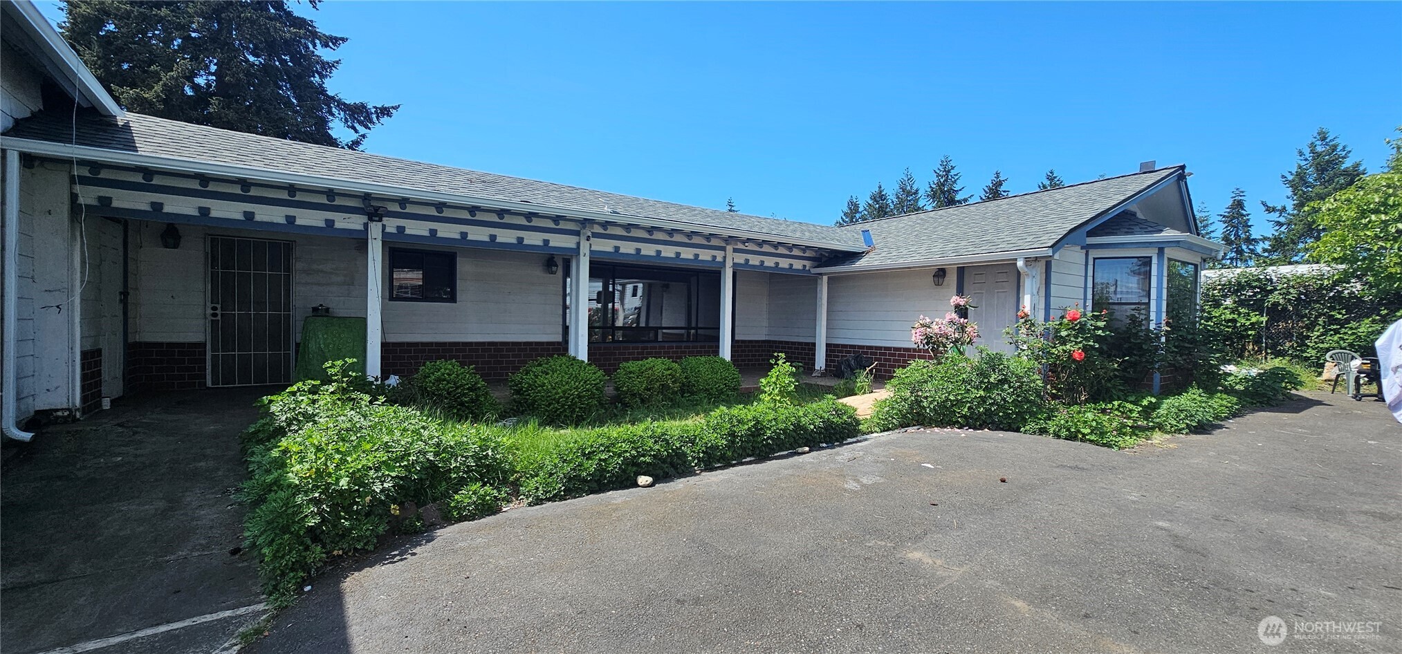 9722 South Tacoma Way — photo