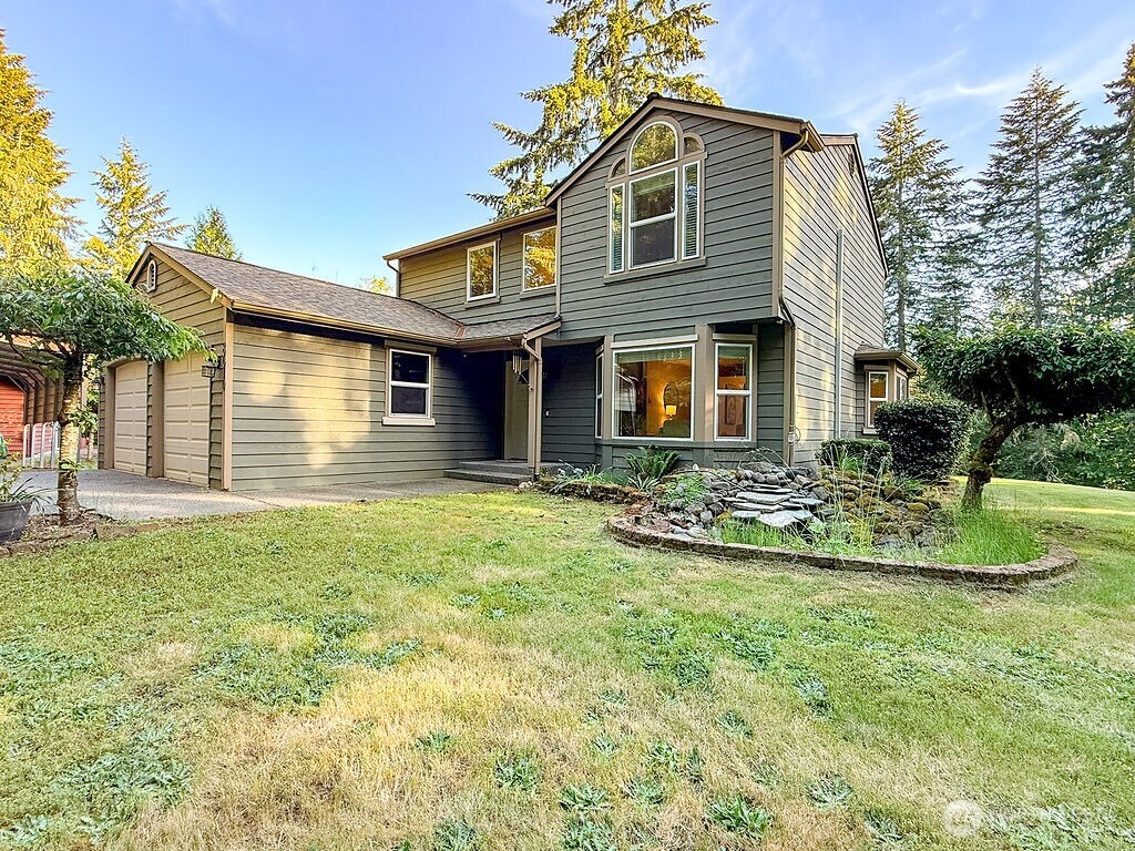 8610 Long Lake Road SE — photo