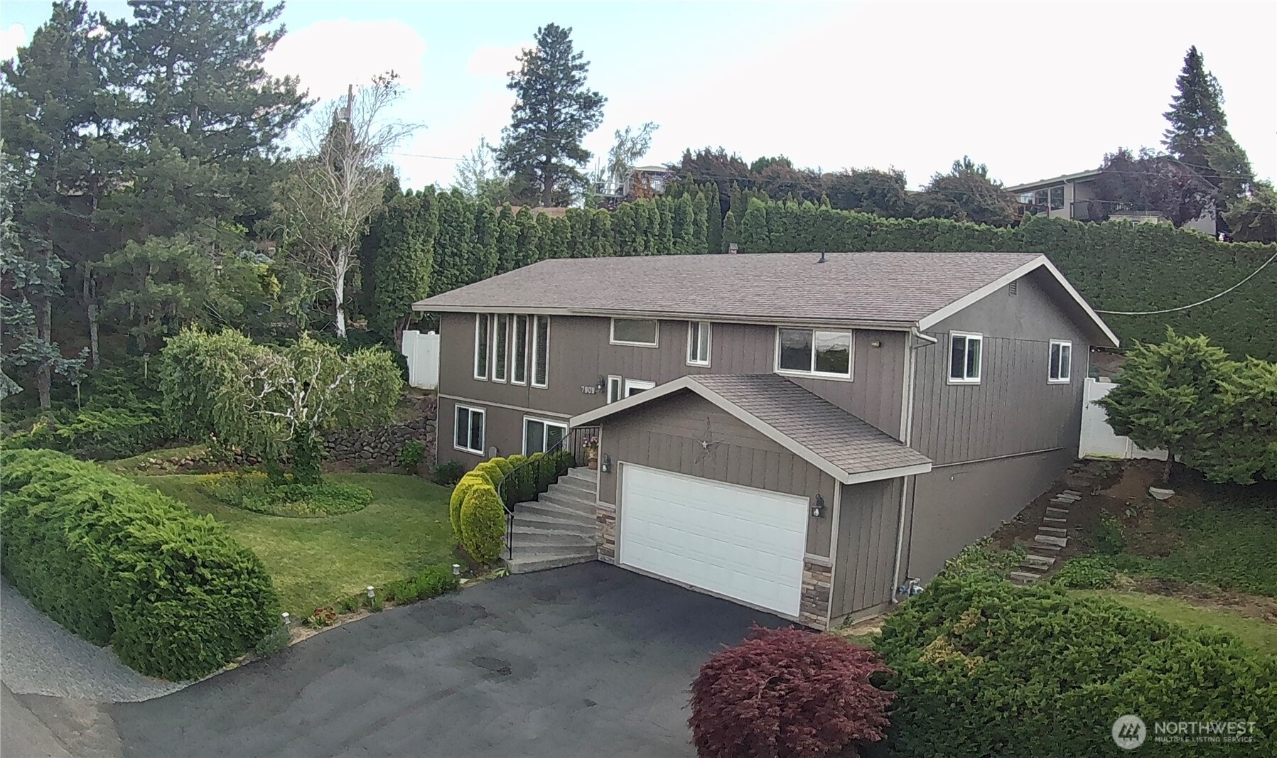 7909 Englewood Crest Drive — photo