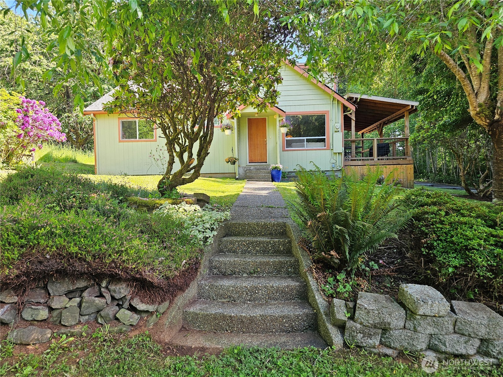 321 E Beck Street — photo