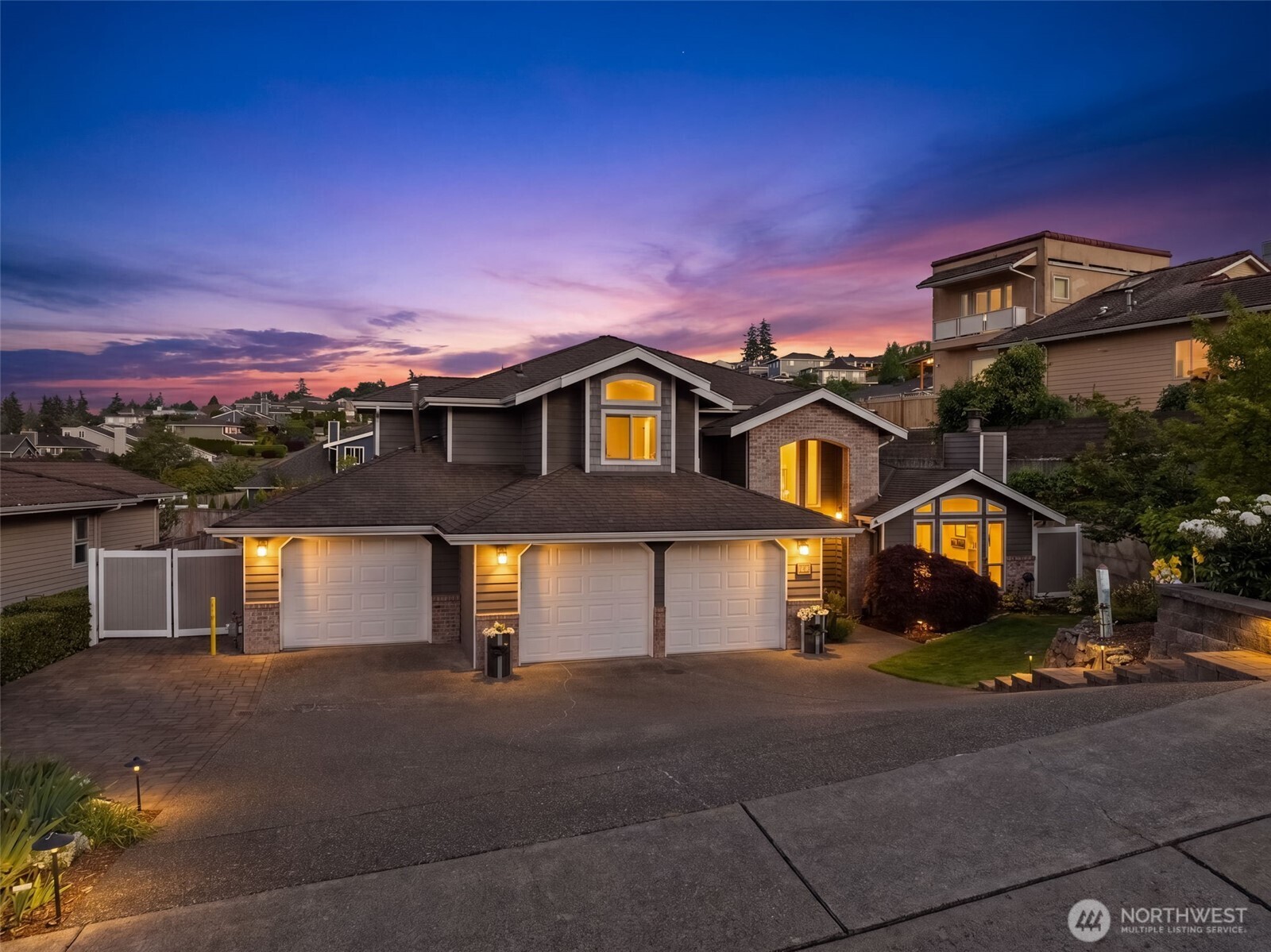 1860 Overview Drive NE — photo