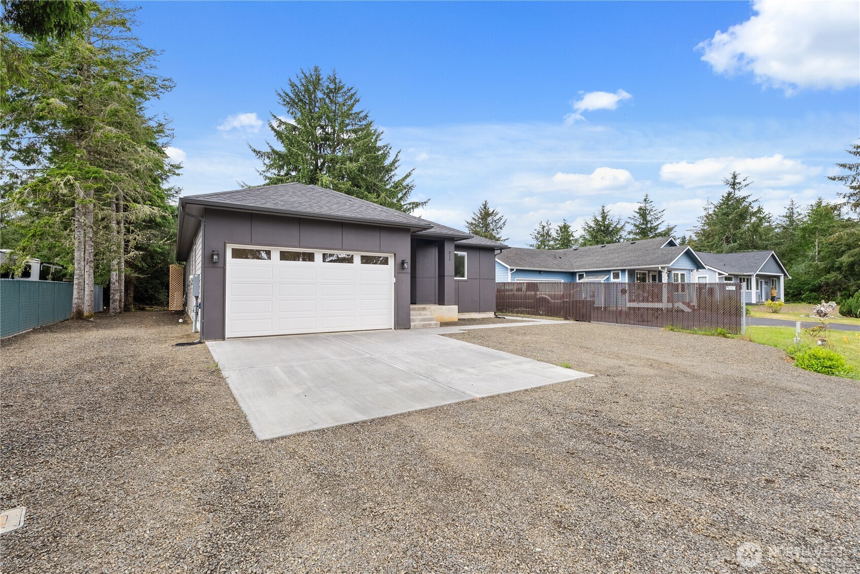 811 Vagabond Avenue — photo