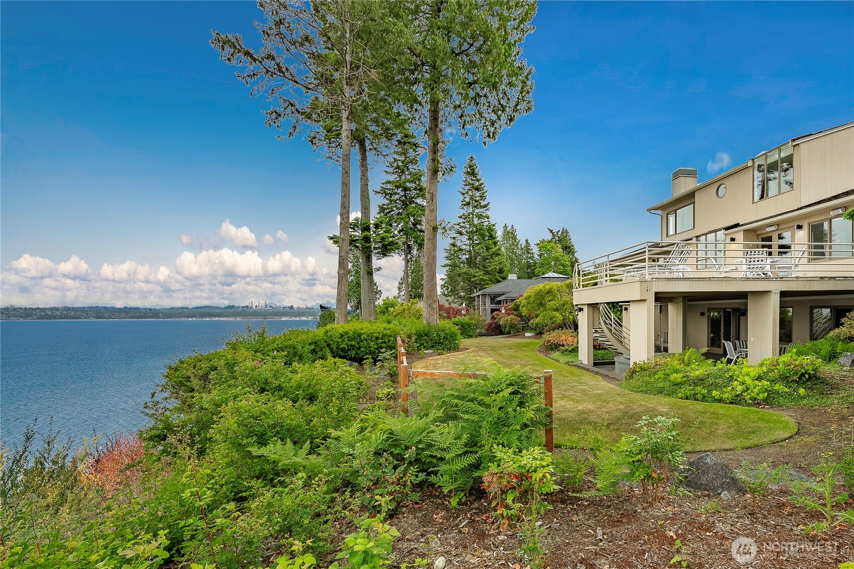 9157 Great Blue Heron Lane — photo
