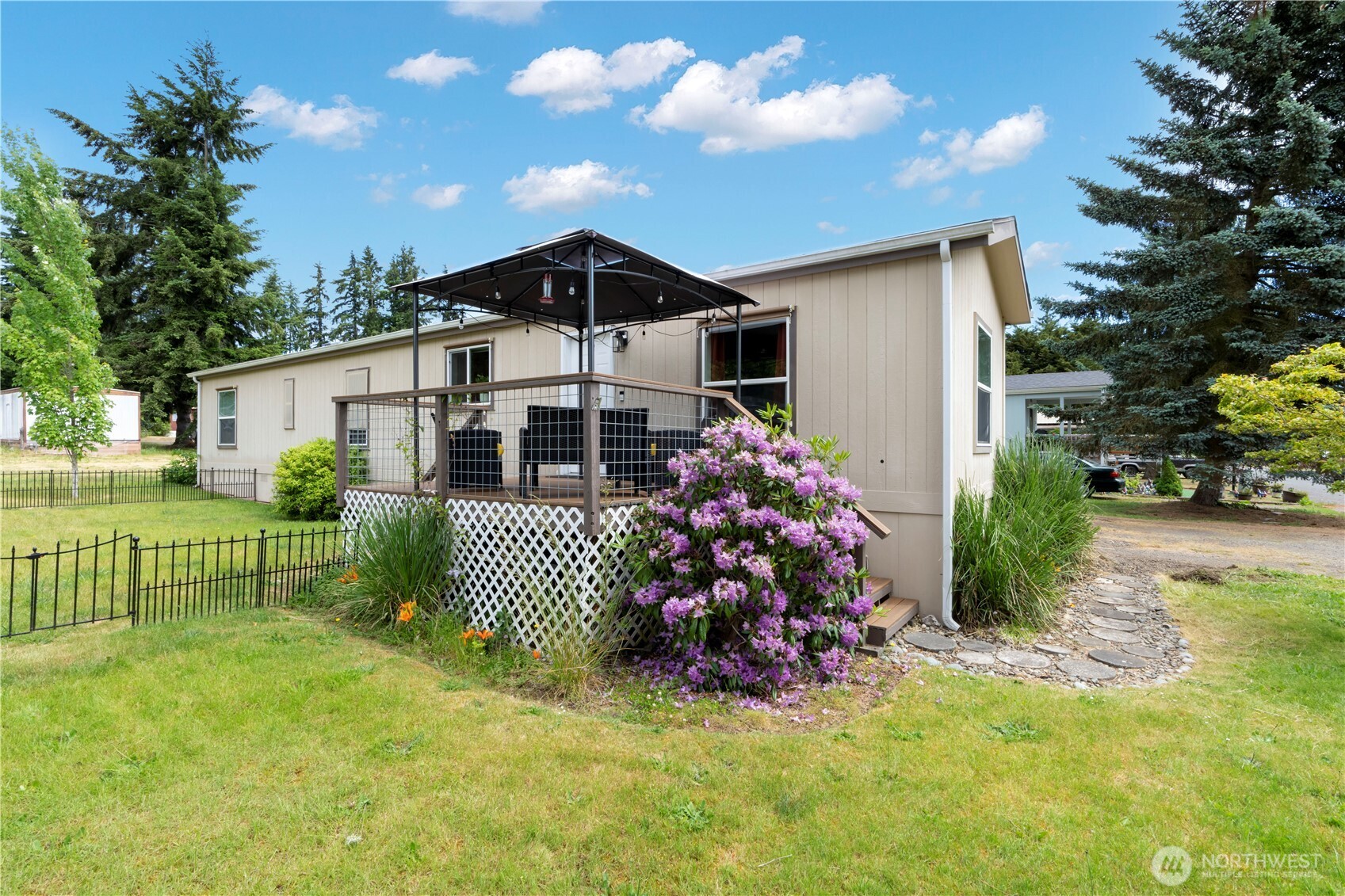 611 Cedar Avenue #6 — photo