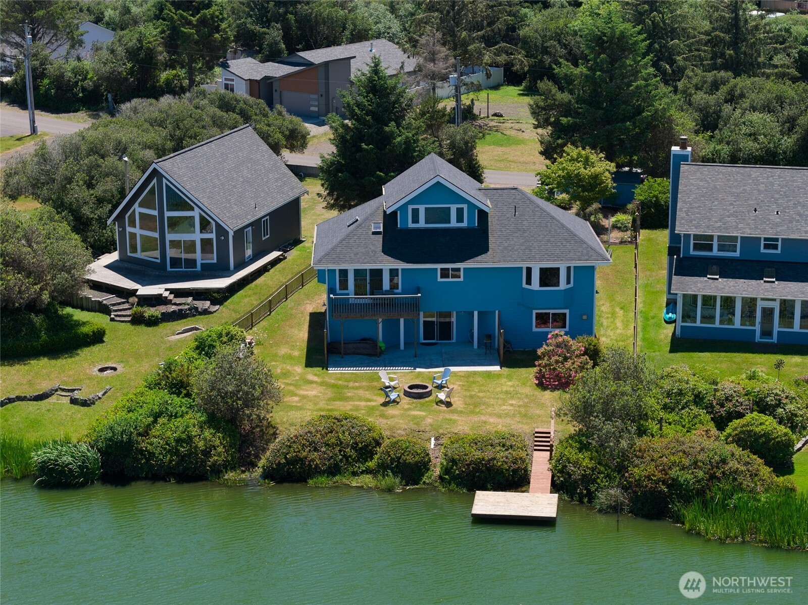 142 Sea Breeze Loop SE — photo