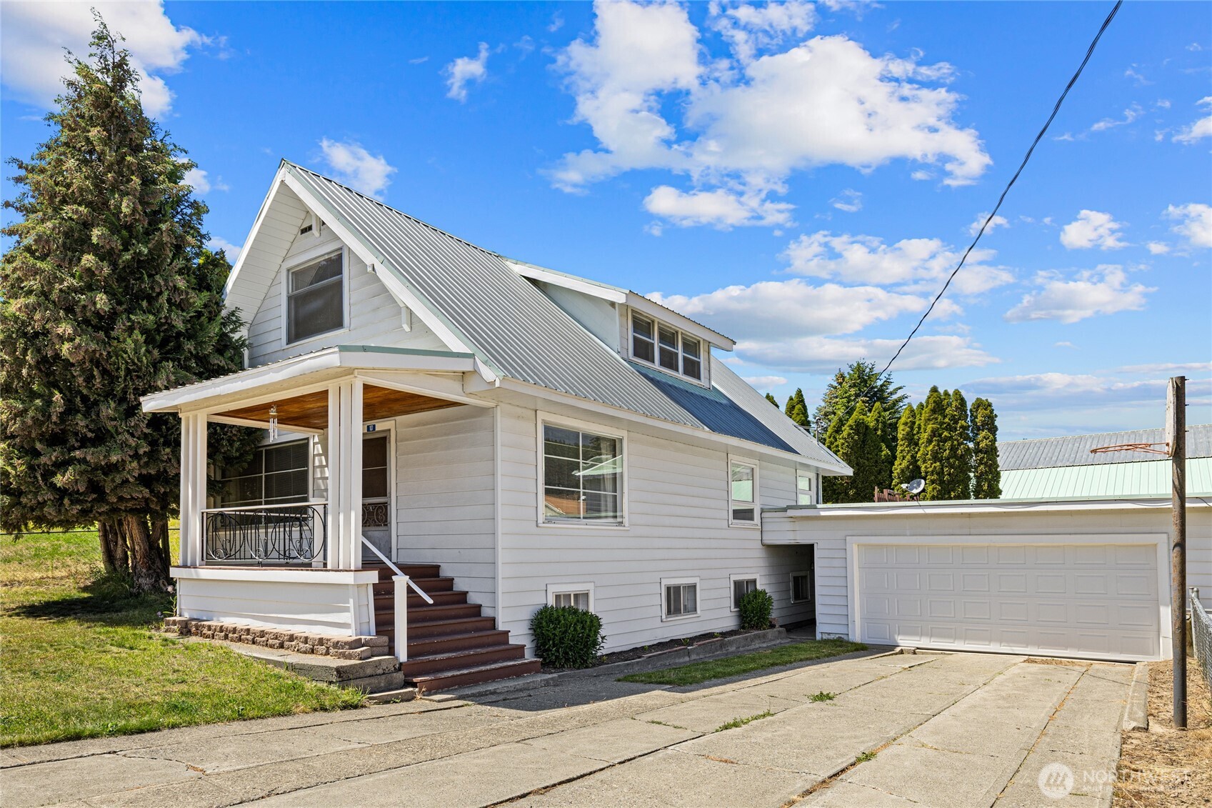 107 W Montana Avenue — photo